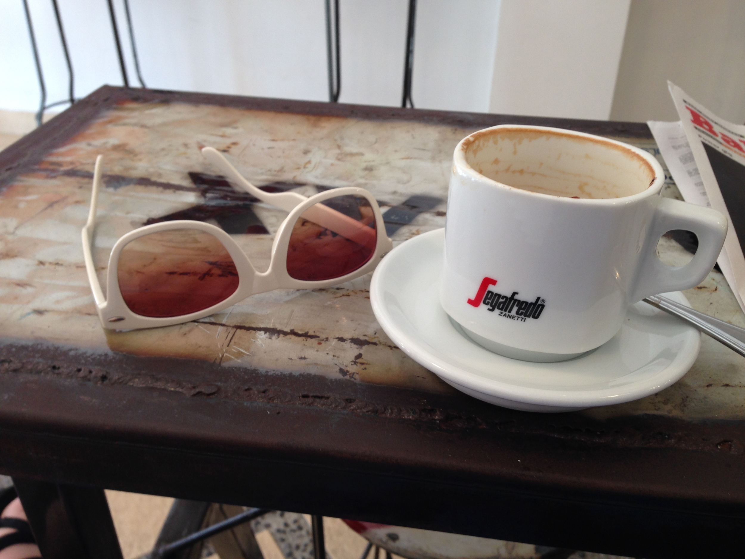 One latte, please.