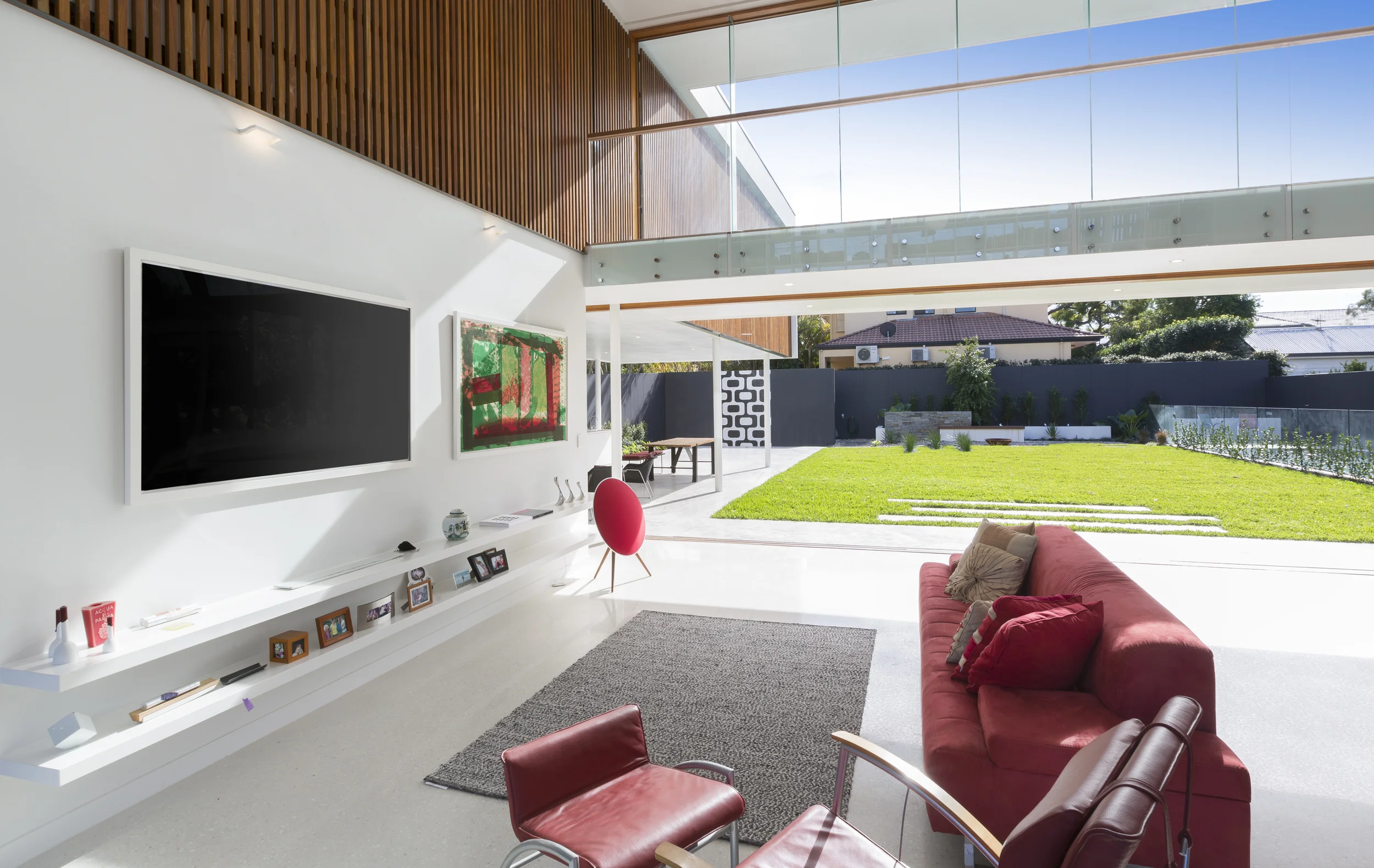  Open plan living and kitchen - architecture that transitions seamlessly into the landscape in Clayfield, Brisbane. 