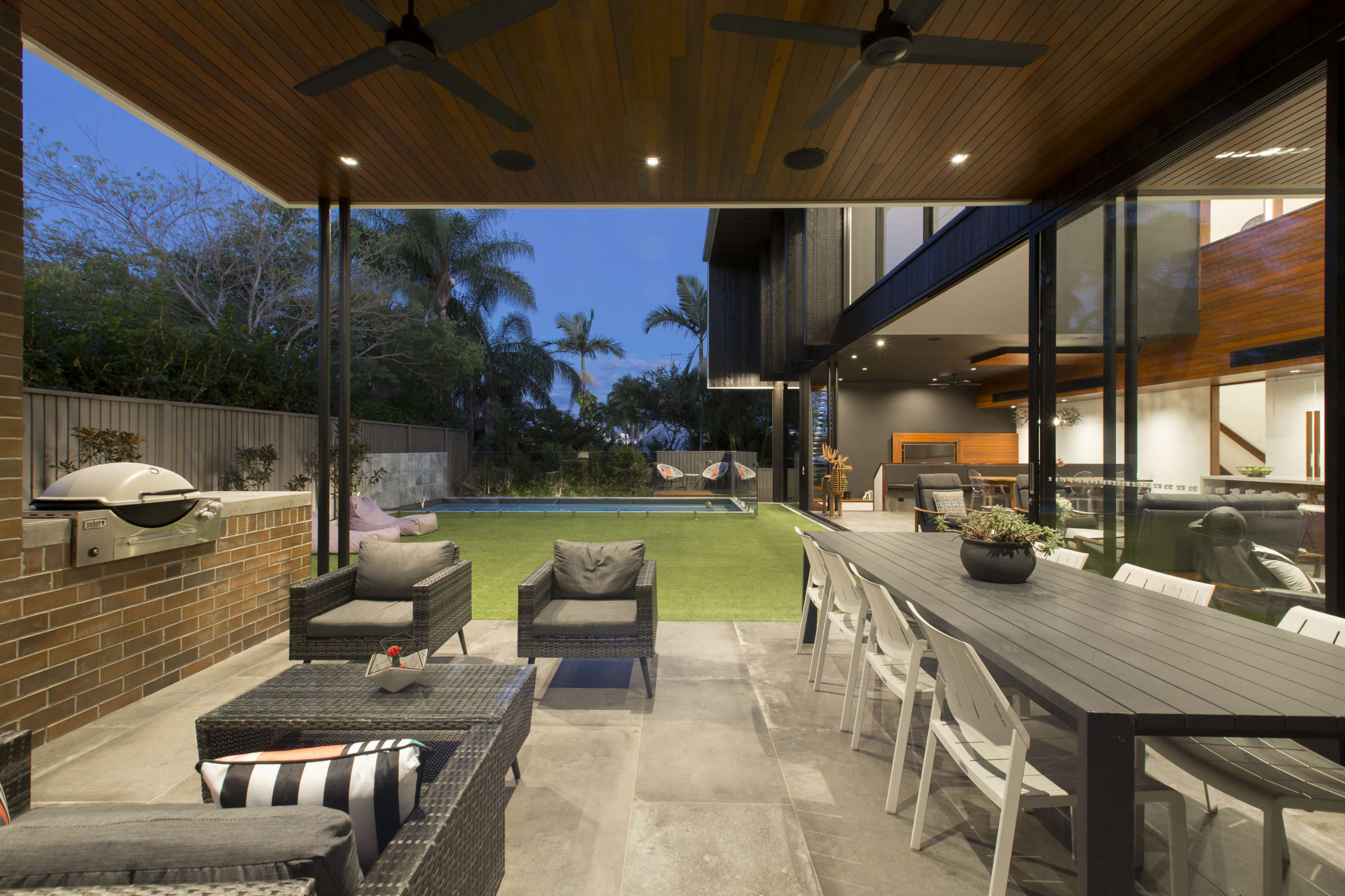  Architectural designed renovation of a traditional queenslander for a growing family, with open plan living that transitions seamlessly from indoor to outdoor in New Farm, Brisbane. 