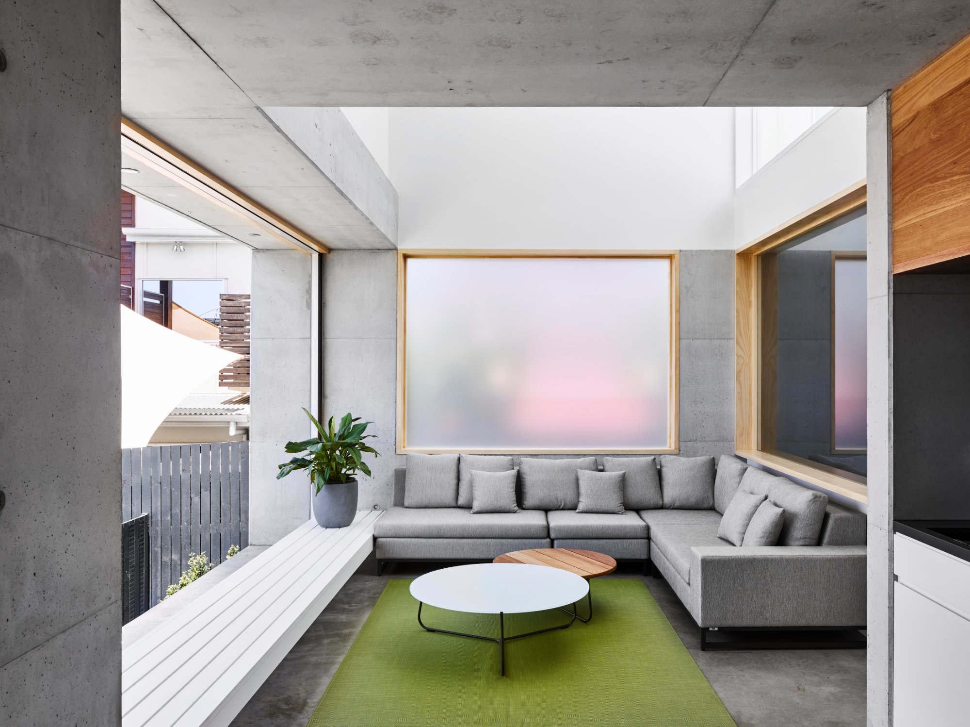  An architectural solution for connecting indoor and outdoor spaces in New Farm, Brisbane.  