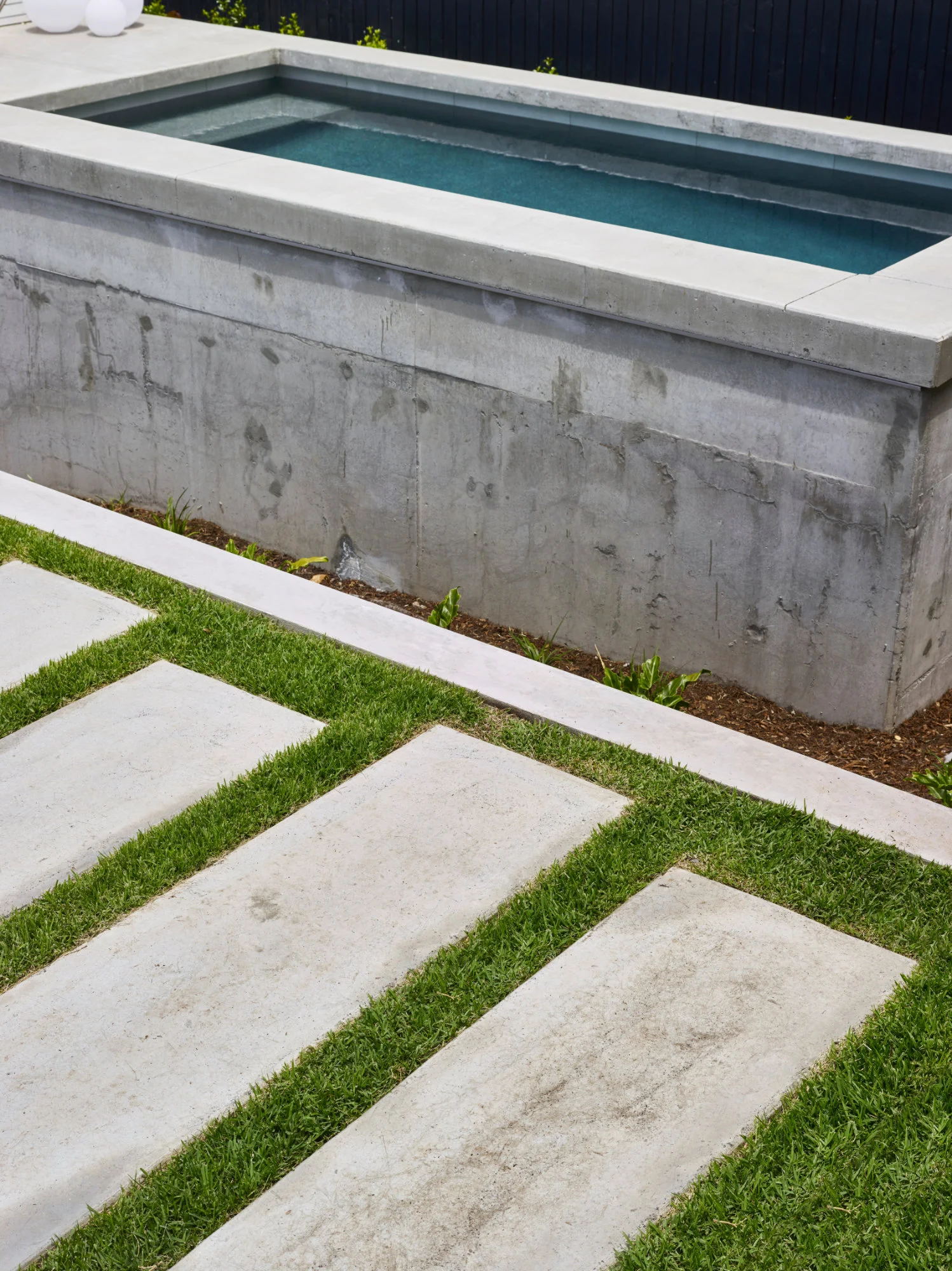  Pool architecture, off-form concrete in New Farm, Brisbane  