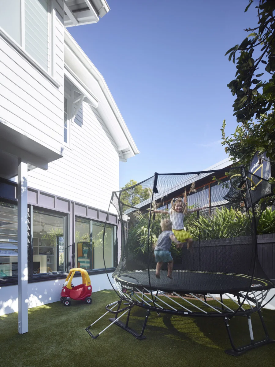  Architecture that connects living spaces to the landscape. 