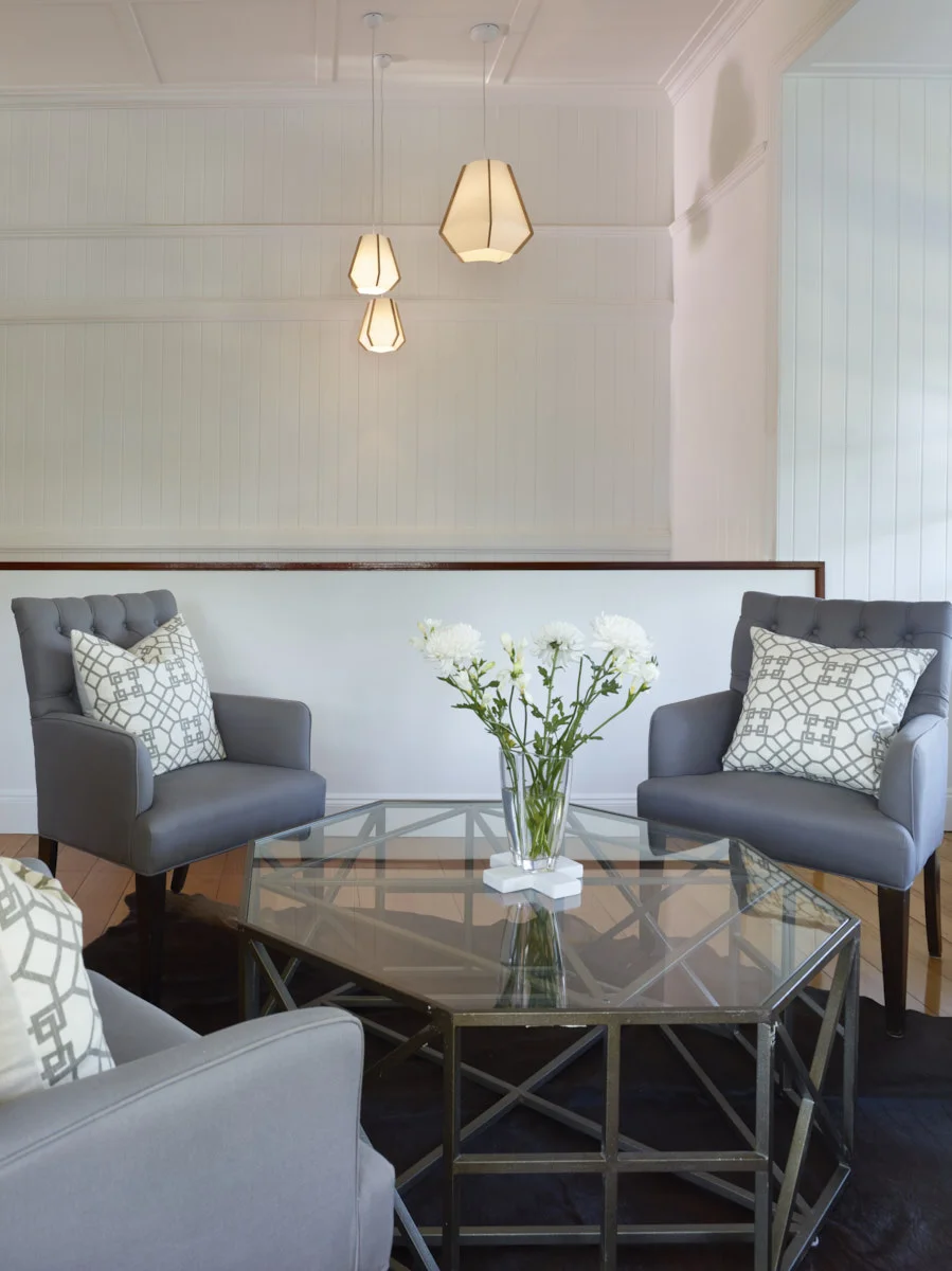  Interior architecture with light and bright touches. 