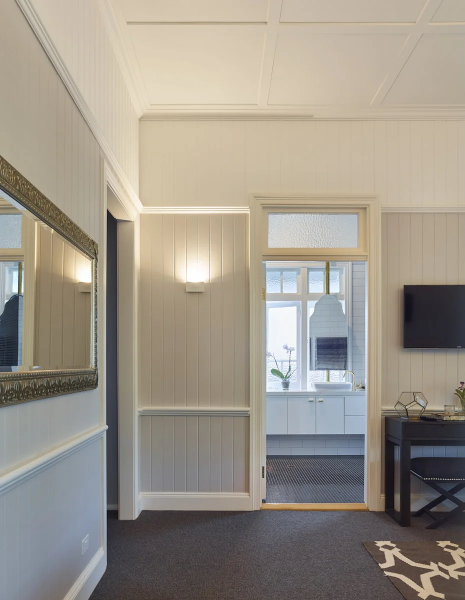  Interior architecture with light and bright touches. 