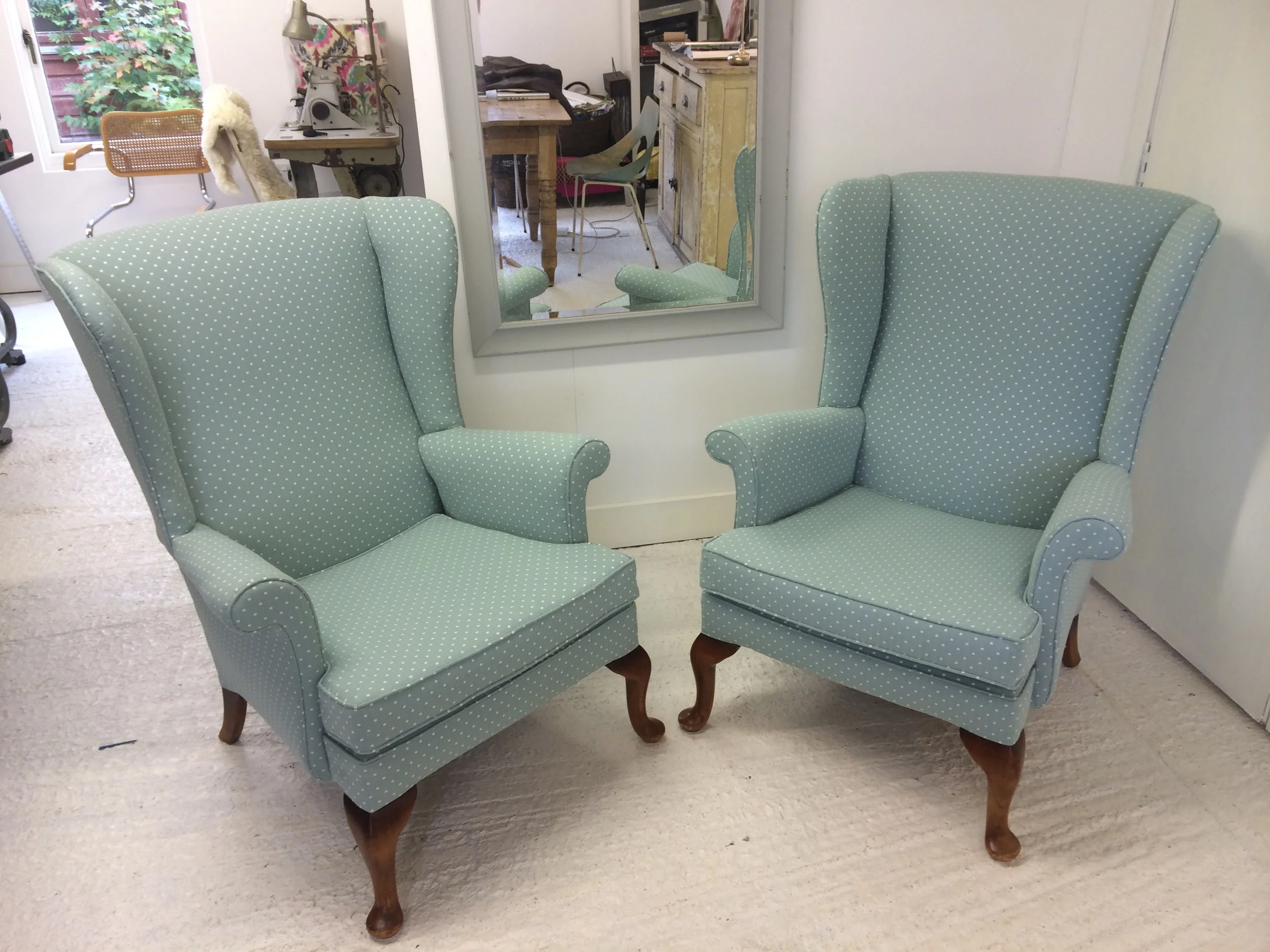The Parker Knoll is a familiar chair to us all. It comes in many different variations and are always comfortable. This pair of chairs are from 1980. 