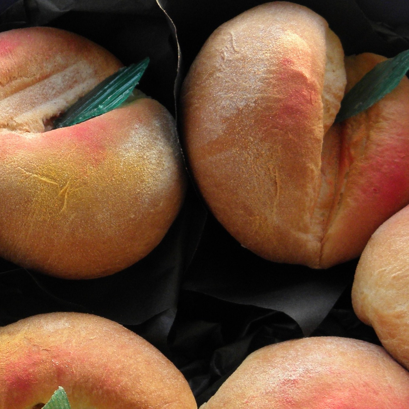 Peachy buns