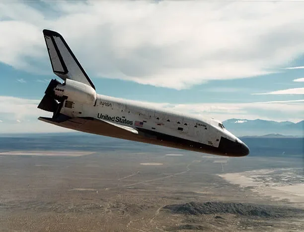 the-space-shuttle-columbia-landing-on-runway-23-after-completing-the-sts-2-mission-at-edwards.webp