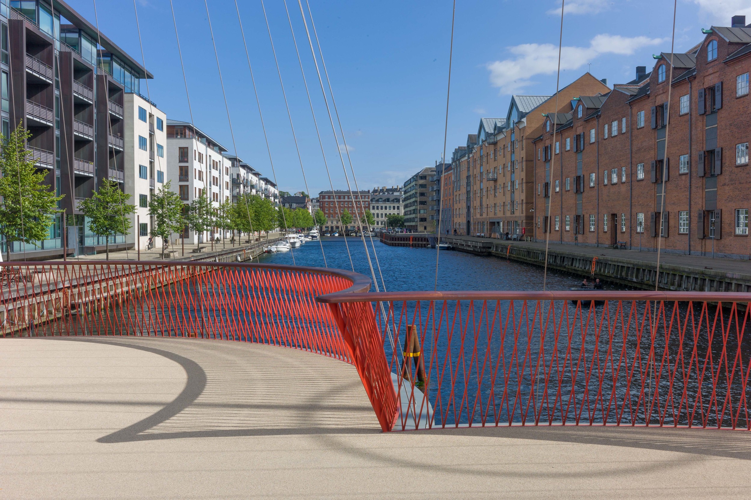 Apartment buildings on either side of the Christianshavn canal, those on the left built on the site of shipyards