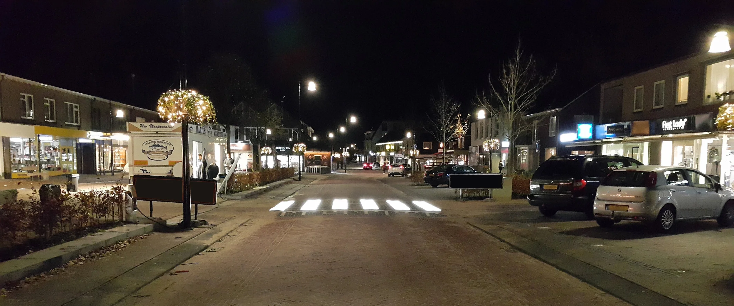 The placement of the lights assures less distraction to the motorist than light pillars as it helps drivers keep their visual attention on the road. 
