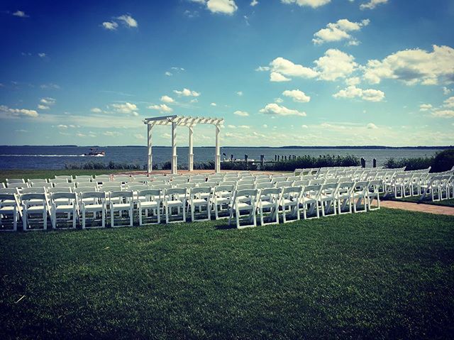 Outdoor wedding @ Rehoboth Beach Country Club! #tworiverschambermusic #delawareweddings #stringquartet