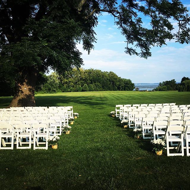 Beautiful ceremony at a beautiful venue! #swanharborfarm #marylandwedding #tworiverschambermusic