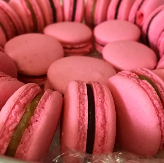 Macarons (Dulce de Leche, Chocolate)