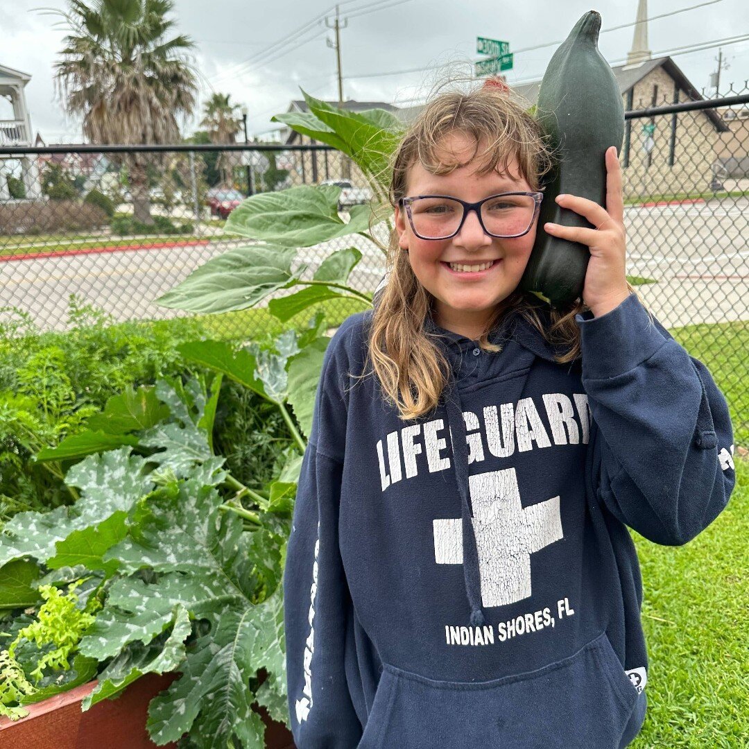 ☎️ Callin' all garden lovers! 

We're looking for some folks to help water the gardens during the Summer. Plants need lots of water and we'll take all the help we can get to keep the gardens happy and hydrated. 

➡️ If you want to get involved and ma