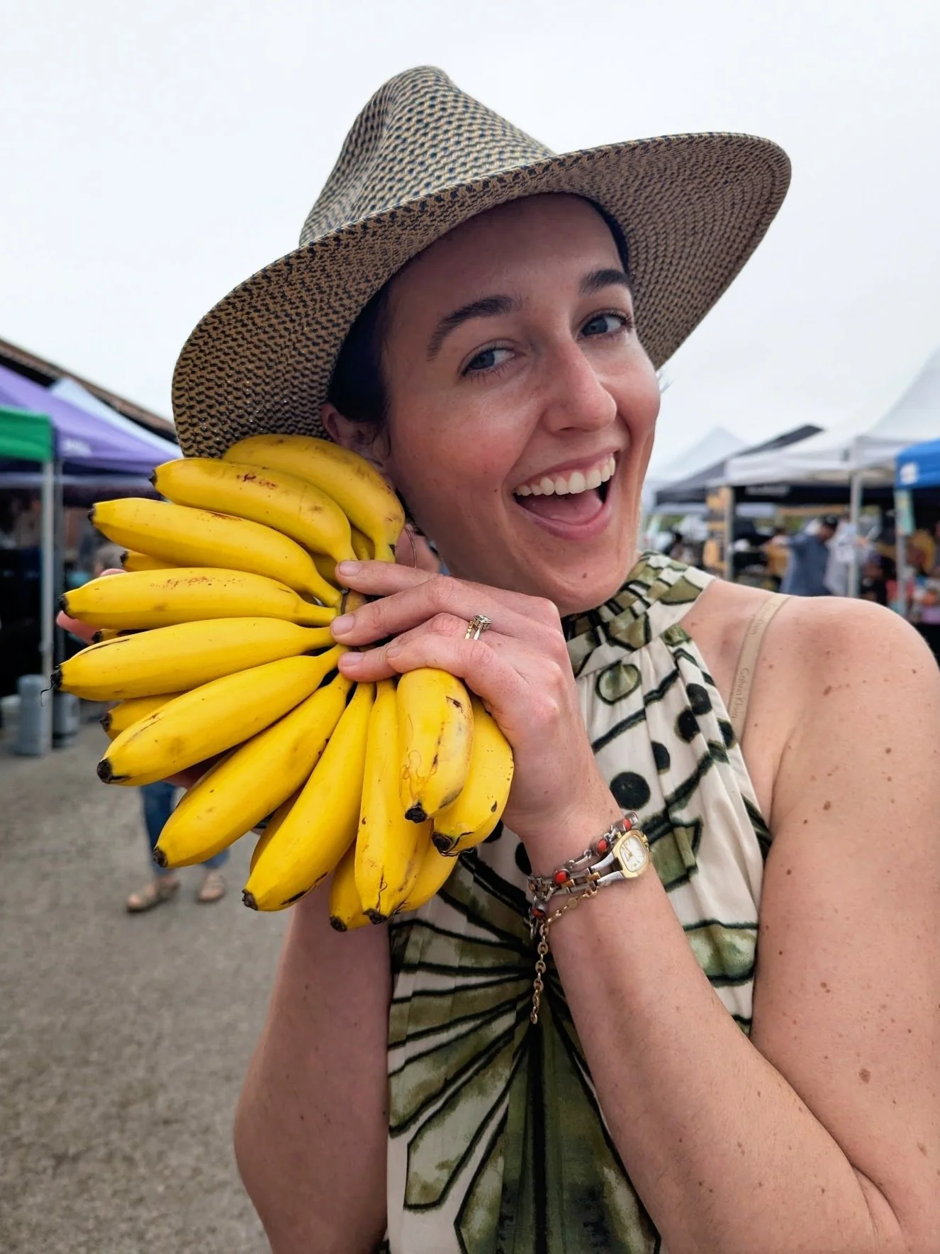 In the name of Gwen Stefani, Sunday will be b a n a n a s (in a good way).