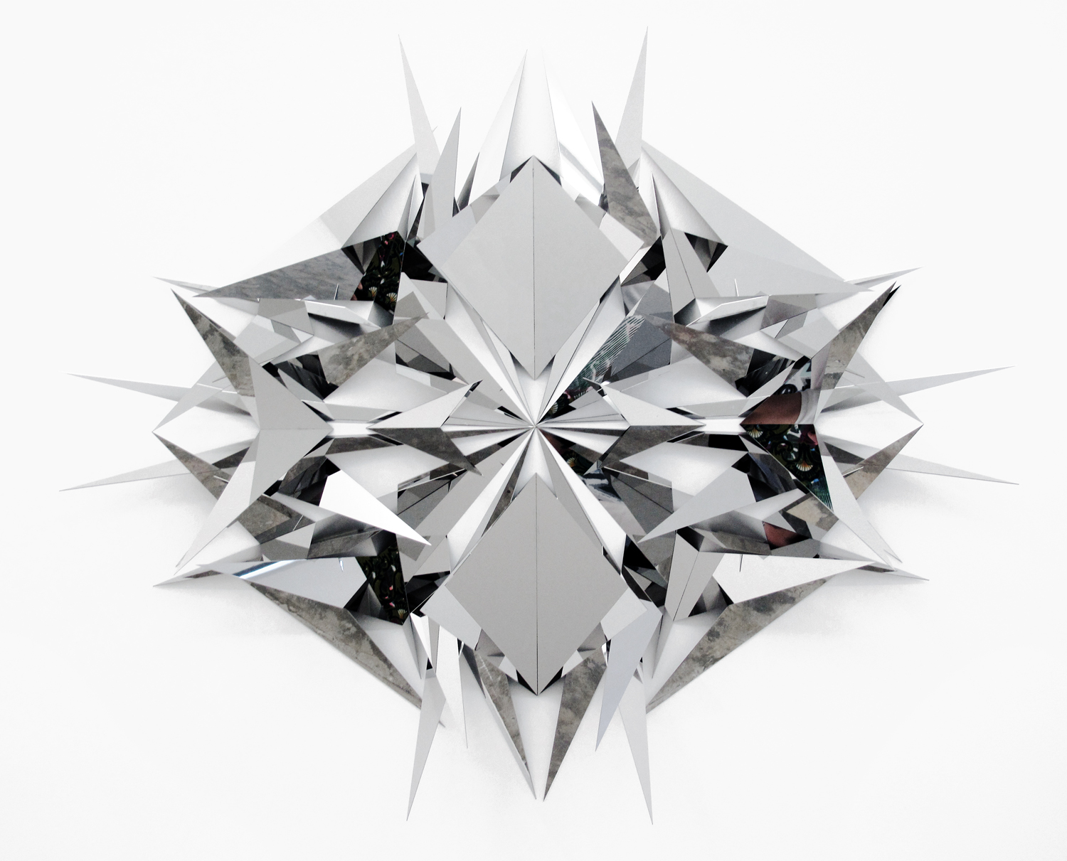   Glance # 4    , 2010,    polished stainless steel,   91 x 99 x 19      cm     
