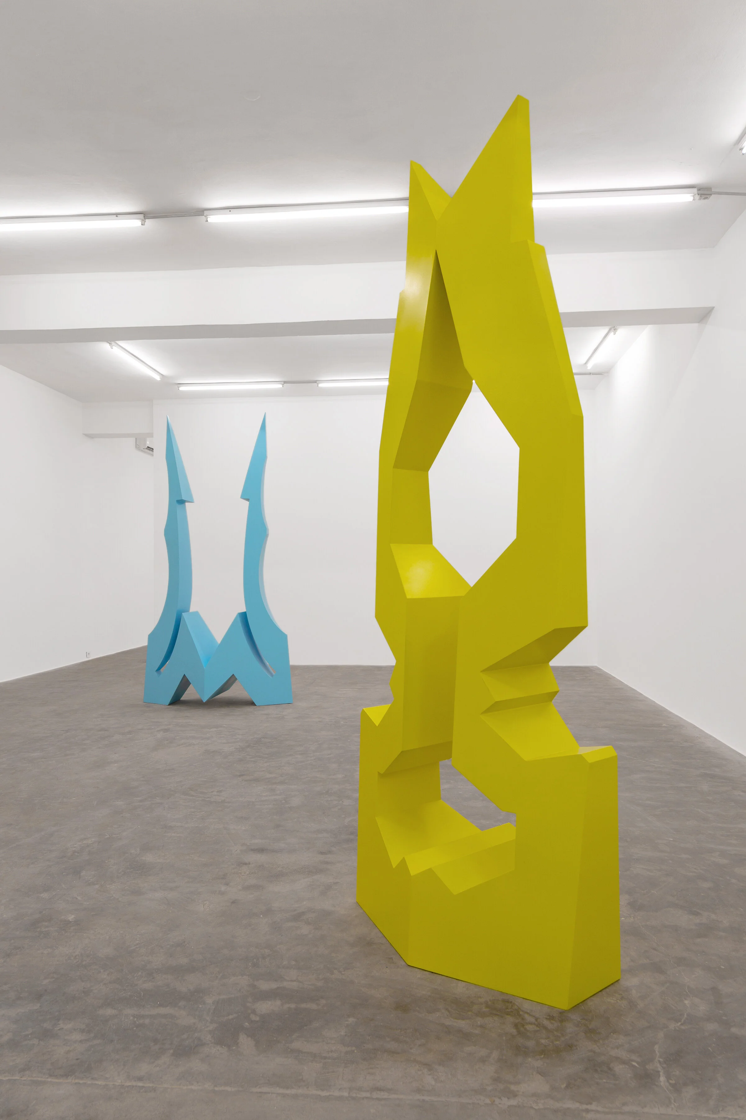 TN_Keeper_Painted steel_Variable dimensions_Installation views_5.jpg