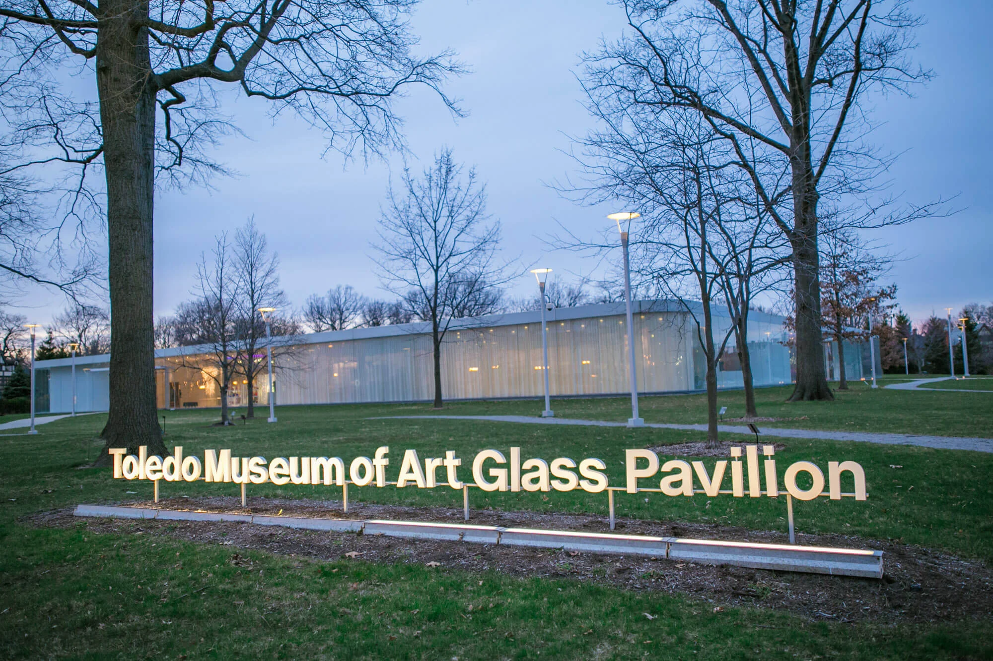 glass-pavilion-toledo-wedding-87.jpg