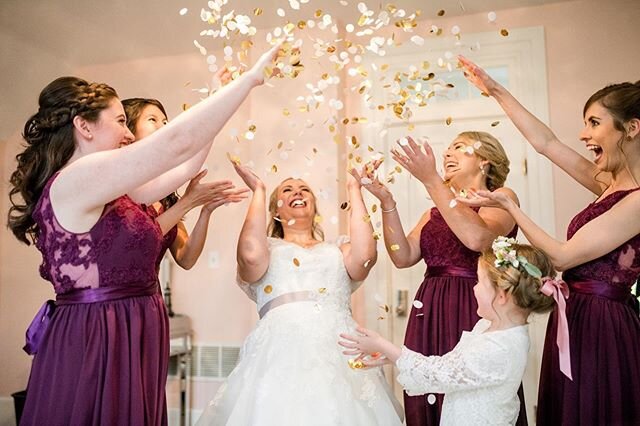 How can you not love confetti?? 😁
⠀⠀⠀⠀⠀⠀⠀⠀⠀
⠀⠀⠀⠀⠀⠀⠀⠀⠀ #kristennicolephotography #weddingphotography #toledo #lifestylephotos #weddingphotographyideas
#weddingphotoinspiration #firstsandlasts #ohiophotography
#toledoweddingphotographer #toledowedding