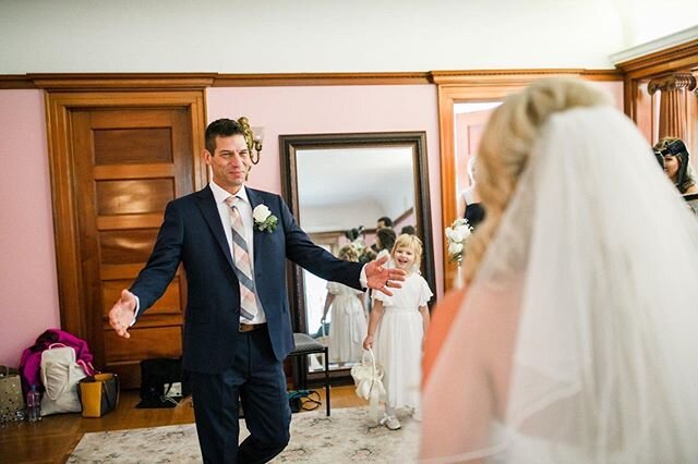 Another moment we love is father/daughter first look! I highly recommend planning this into your day, such a beautiful memory to have of how your dad reacts to seeing you before you walk down the aisle together!
.
.
.
.
 #kristennicolephotography #br