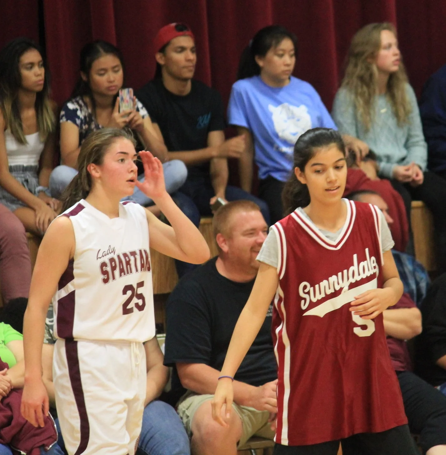 Sidney (‘19) & Gracie (‘18)
