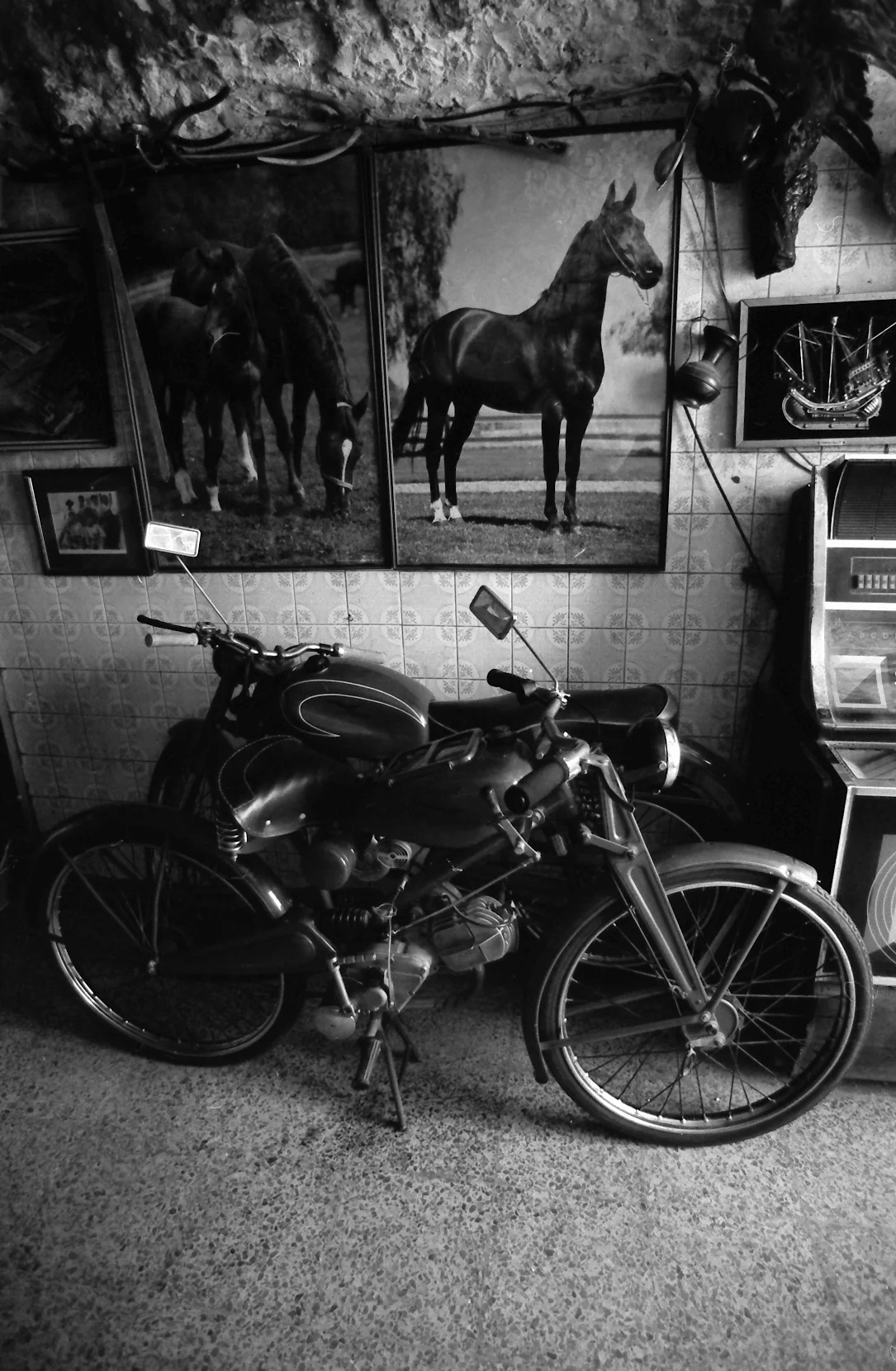 arcos_cave_bikes.jpg