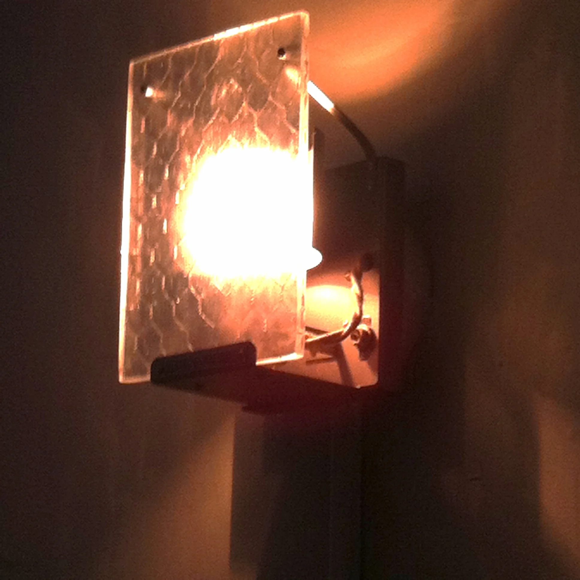 restaurant light.jpg