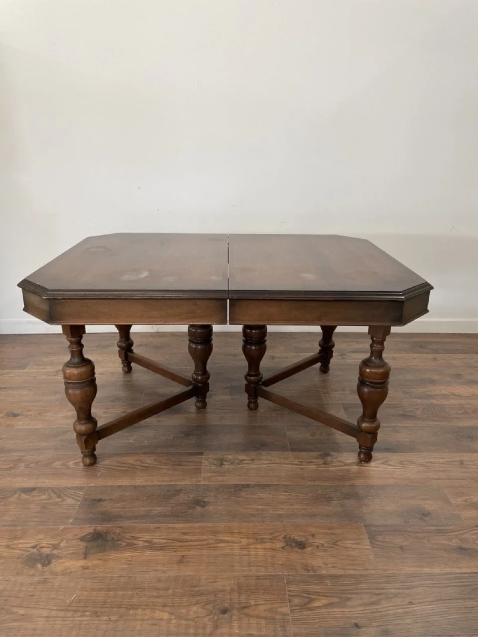 Dining table 01201