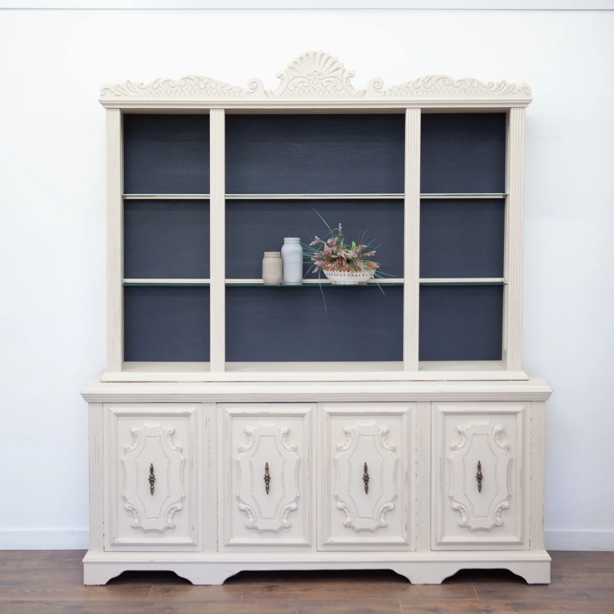 Yvonne/ Noah Display Cabinet