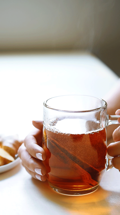 Warm-apple-ginger-rum-punch.gif