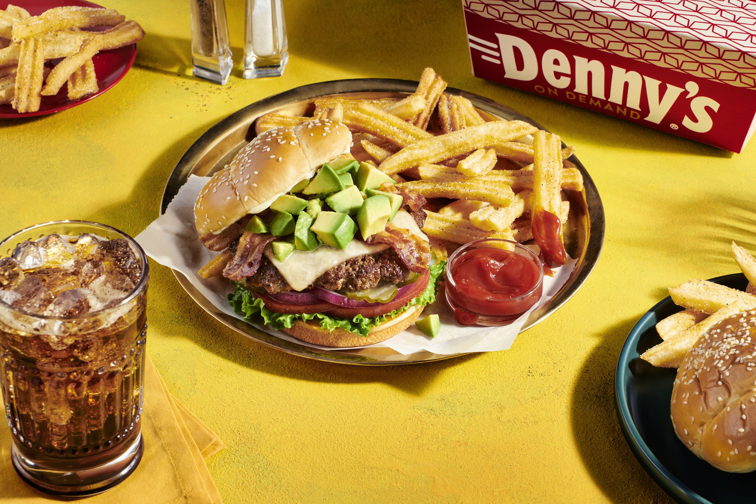 Dennys09132022_Bacon Avacado Cheeseburger_2711.jpg