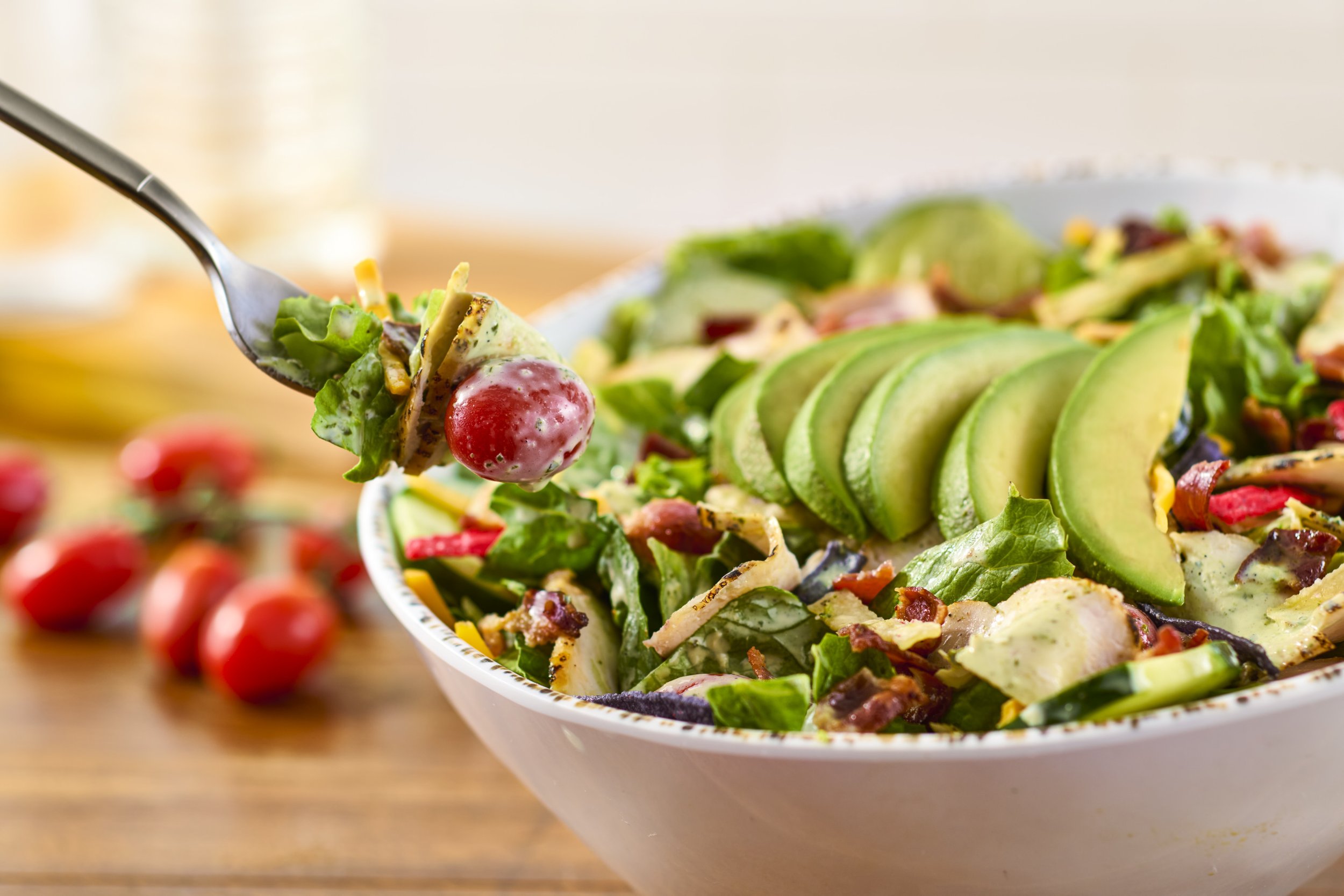 Newks_Ultimate Avacado Crunch Salad_22717.jpg