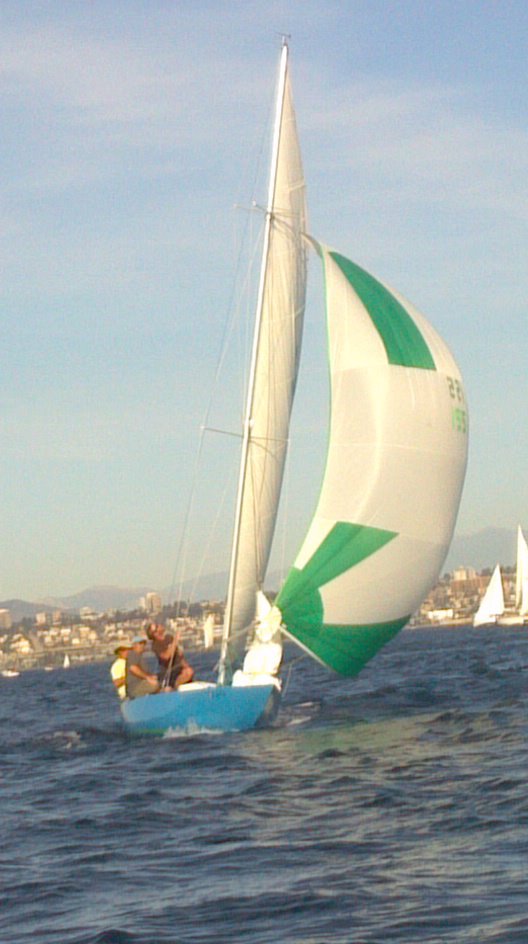 Luders 16 under sail