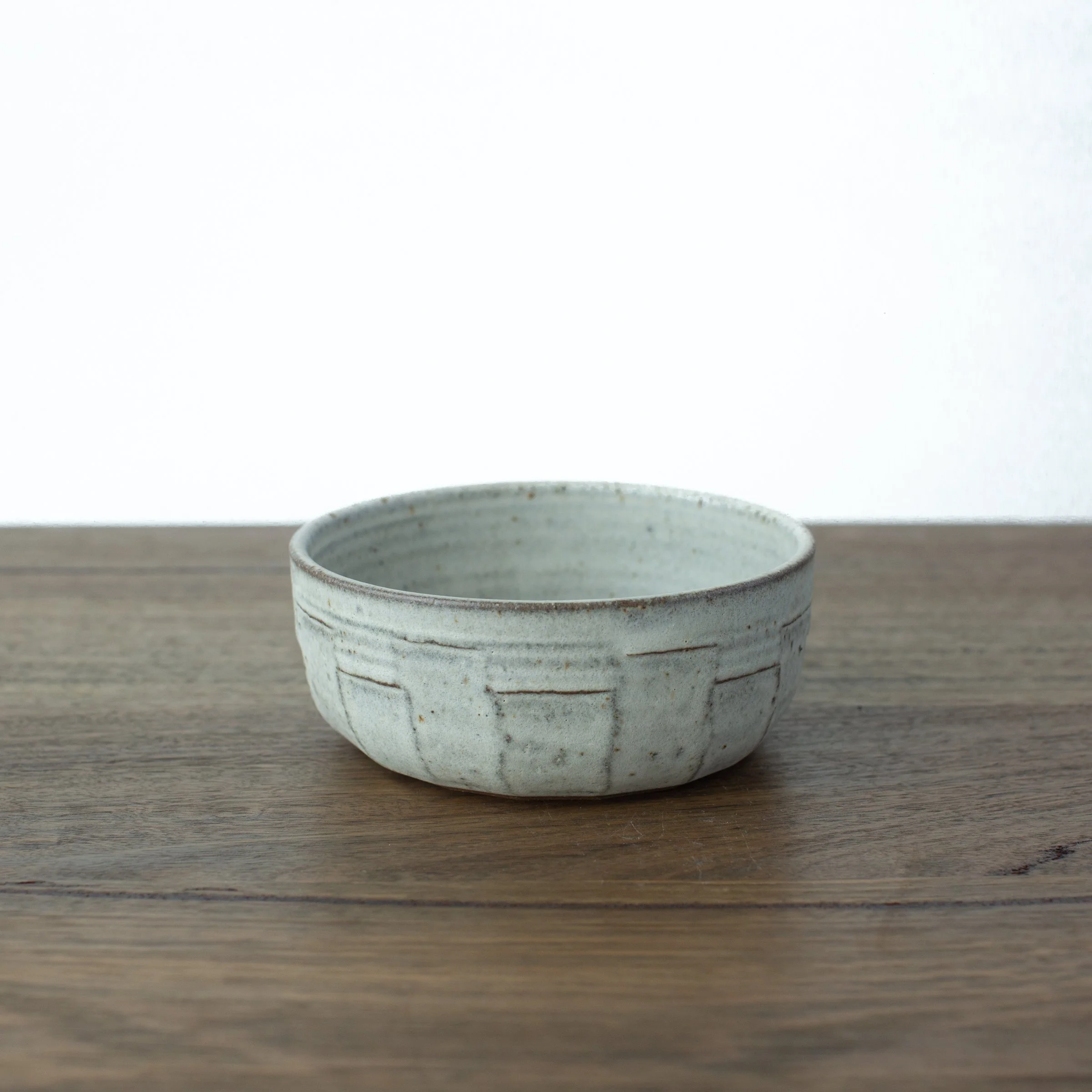 Cream faceted bowl.jpg