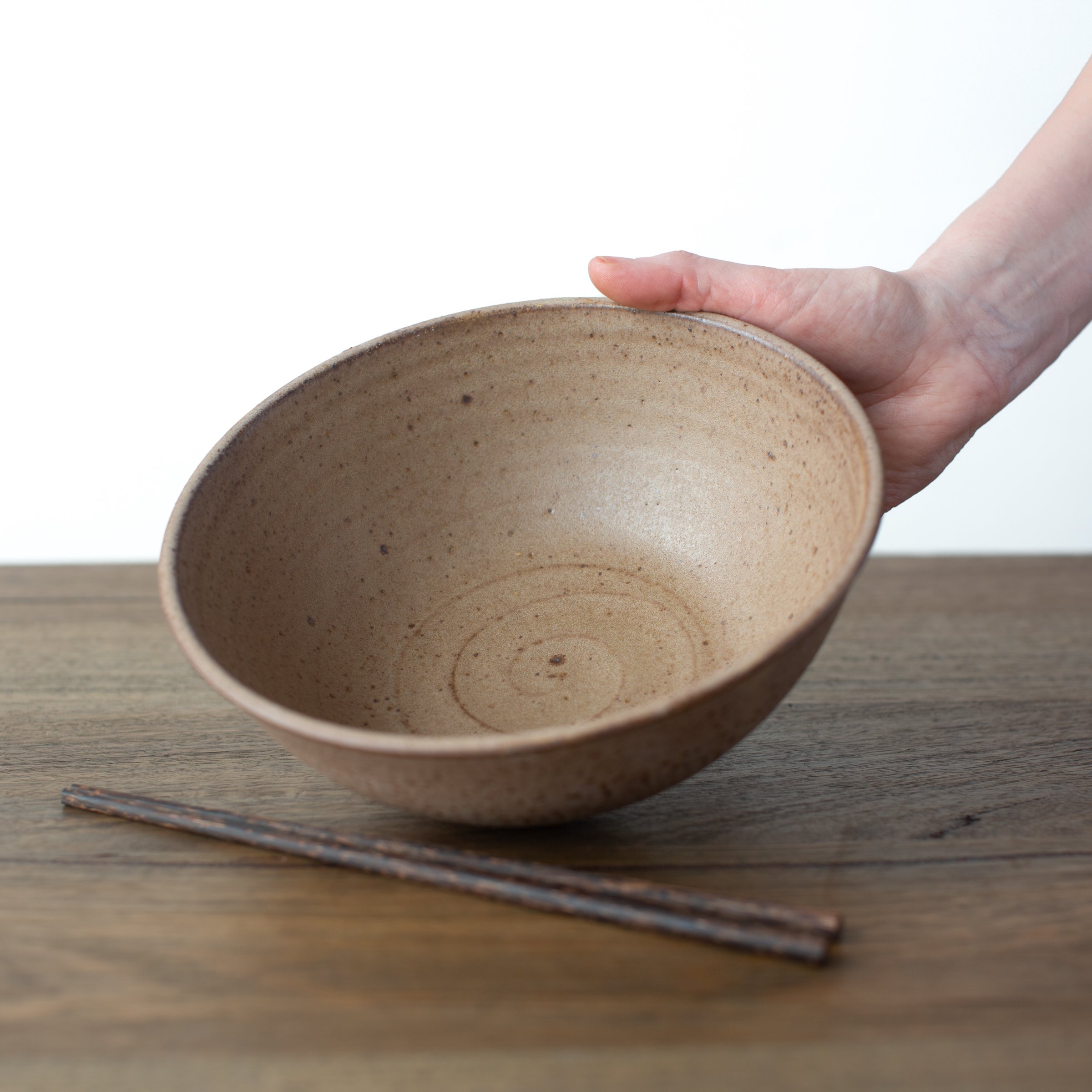 Mid brown large bowl 1.jpg