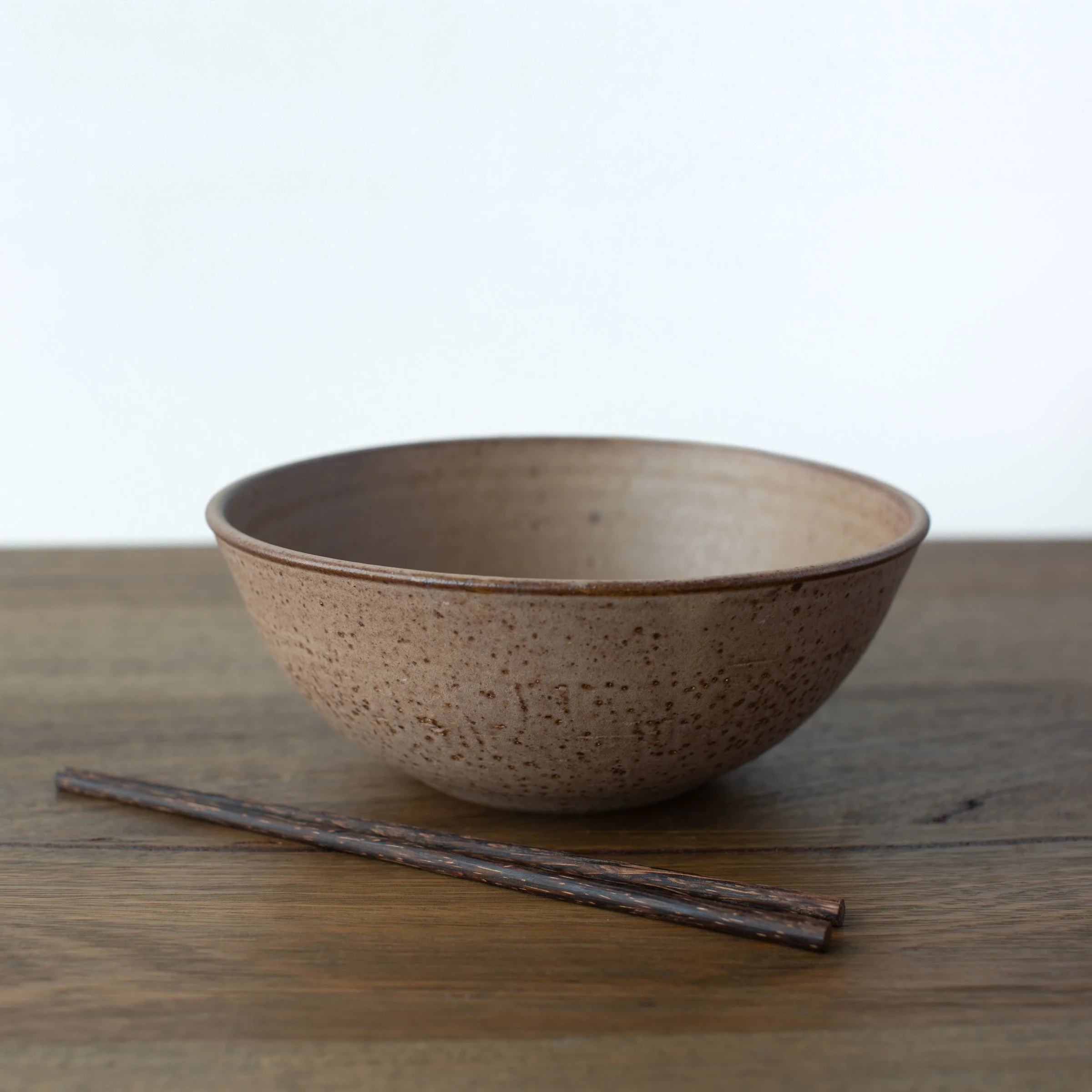 Mid brown large bowl 2.jpg