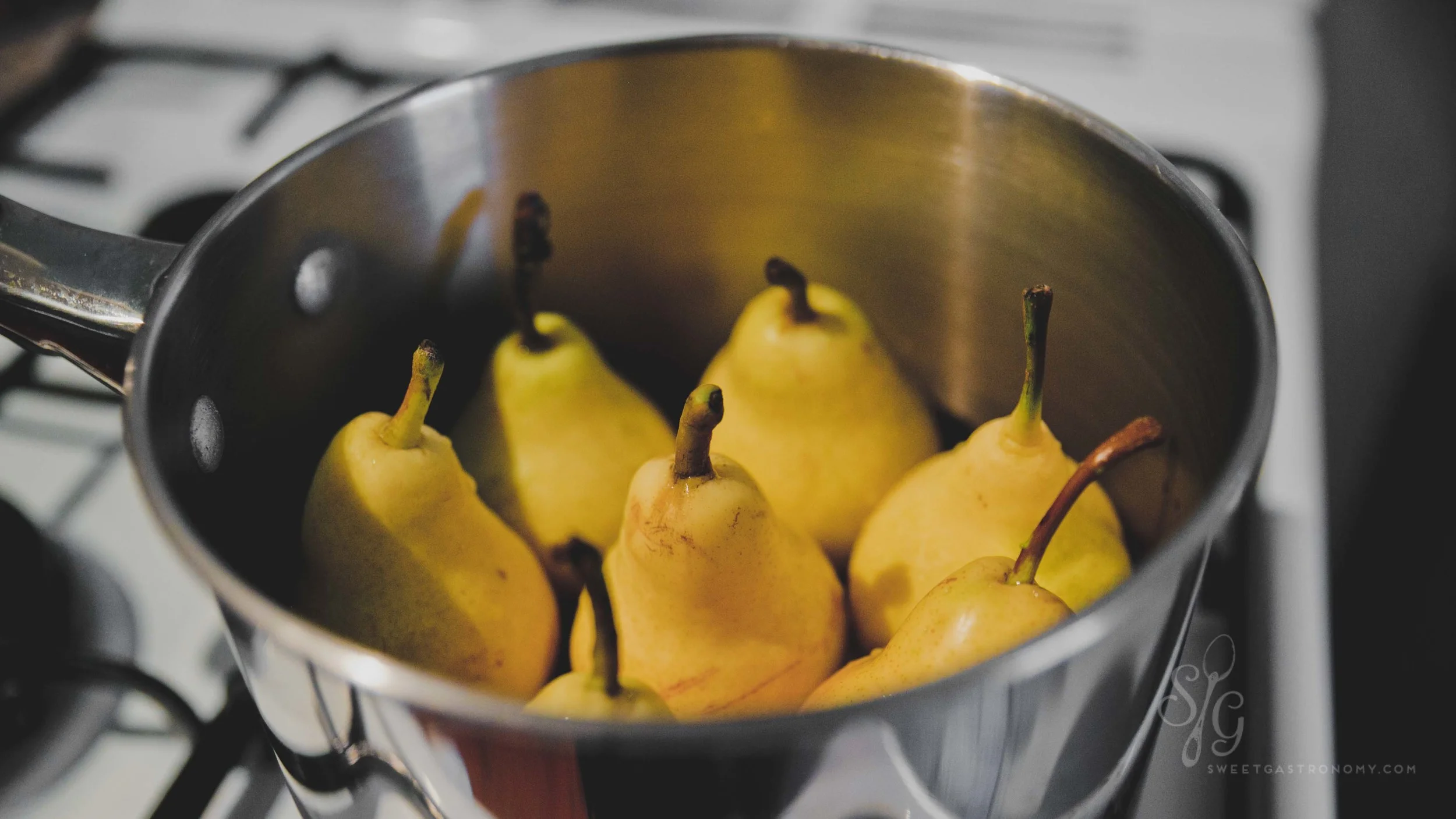 Spiced Red Wine Poached Pears & Figs — Sweet Gastronomy
