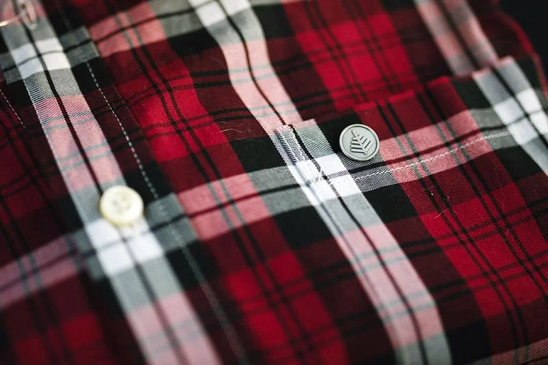 lapel_lifestyle_03.jpg