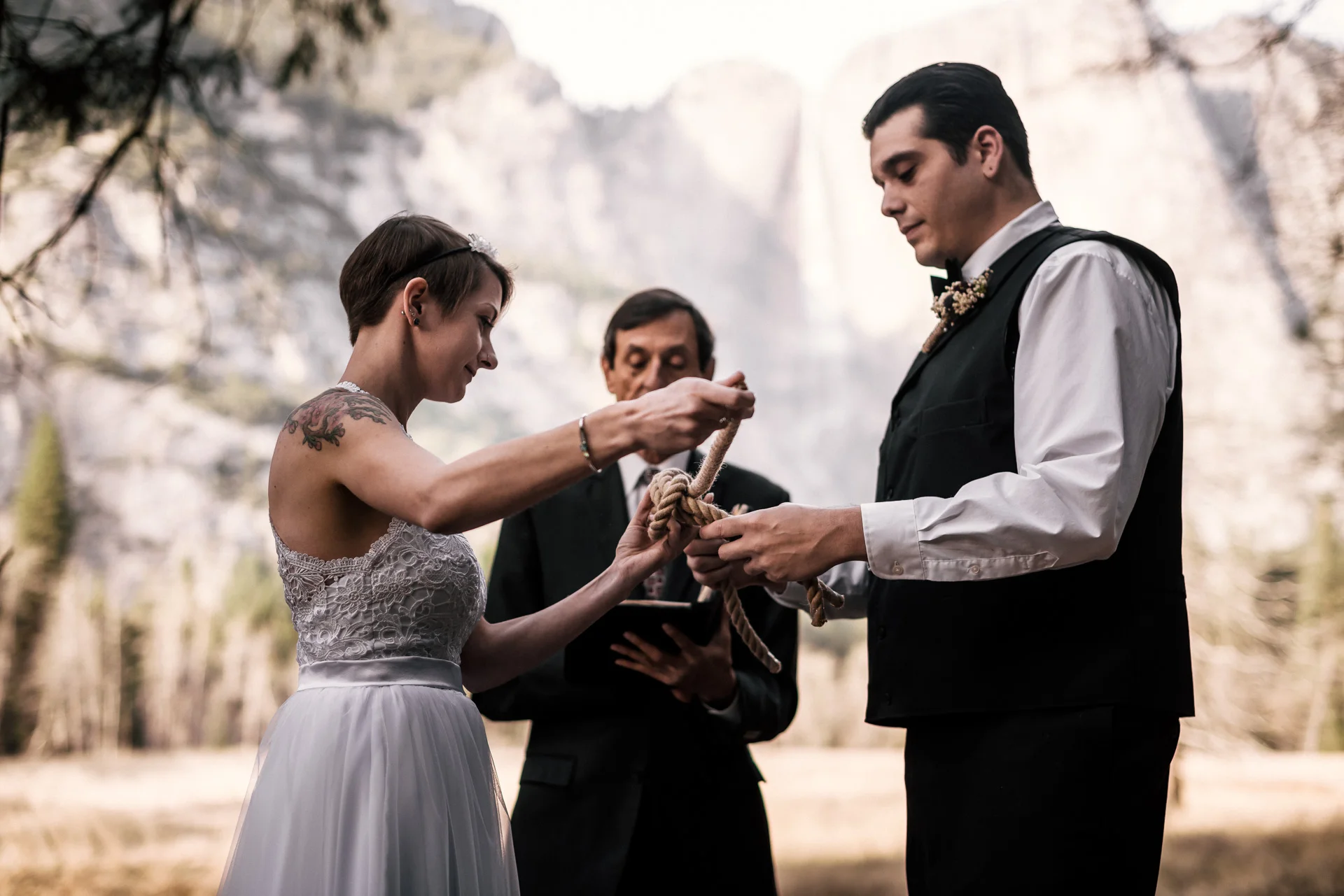 bride and groom knot tying ceremony