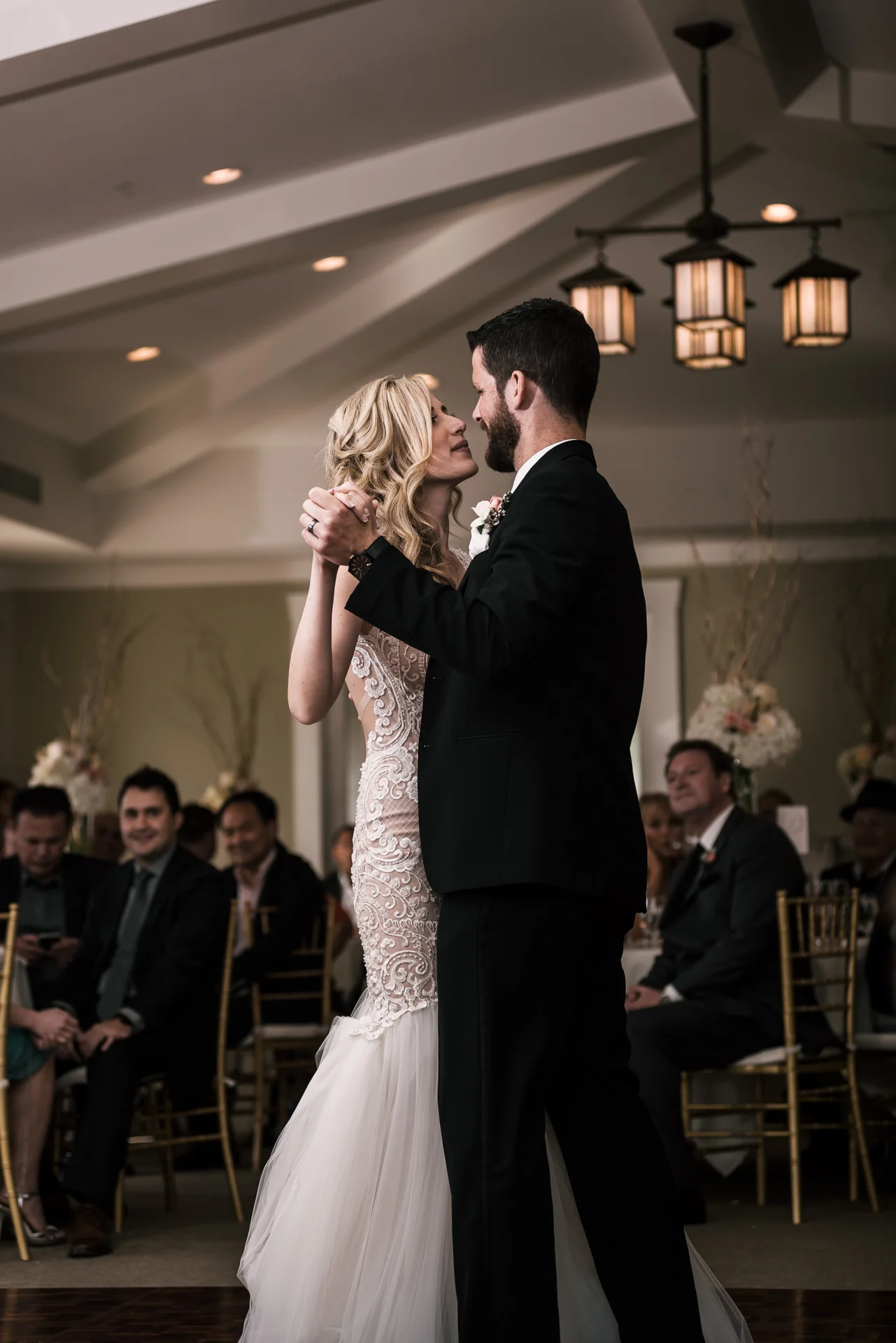romantic first dance at the Twin Oaks Golf Course in San Marcos, San Diegos premier wedding venue