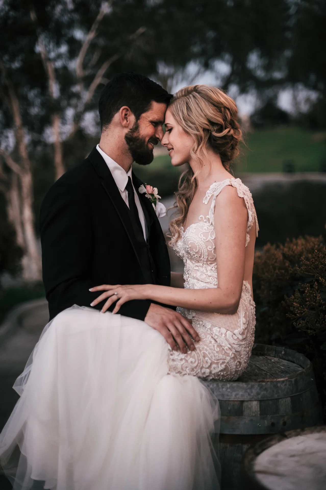 romantic wedding photography at the Twin Oaks Golf Course in San Marcos, San Diegos premier wedding venue
