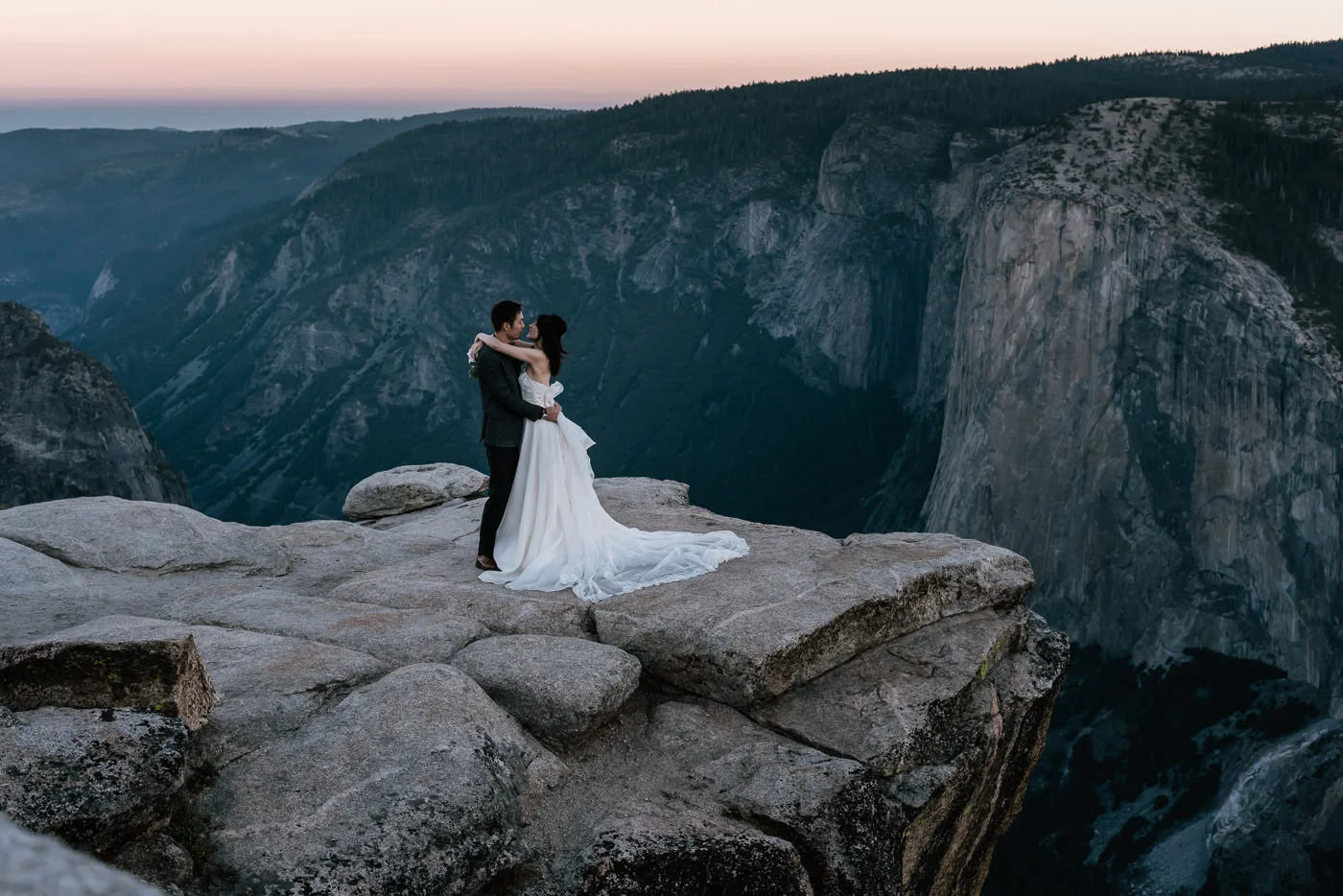 Couple elopes to Yosemite for a sunrise marriage ceremony.