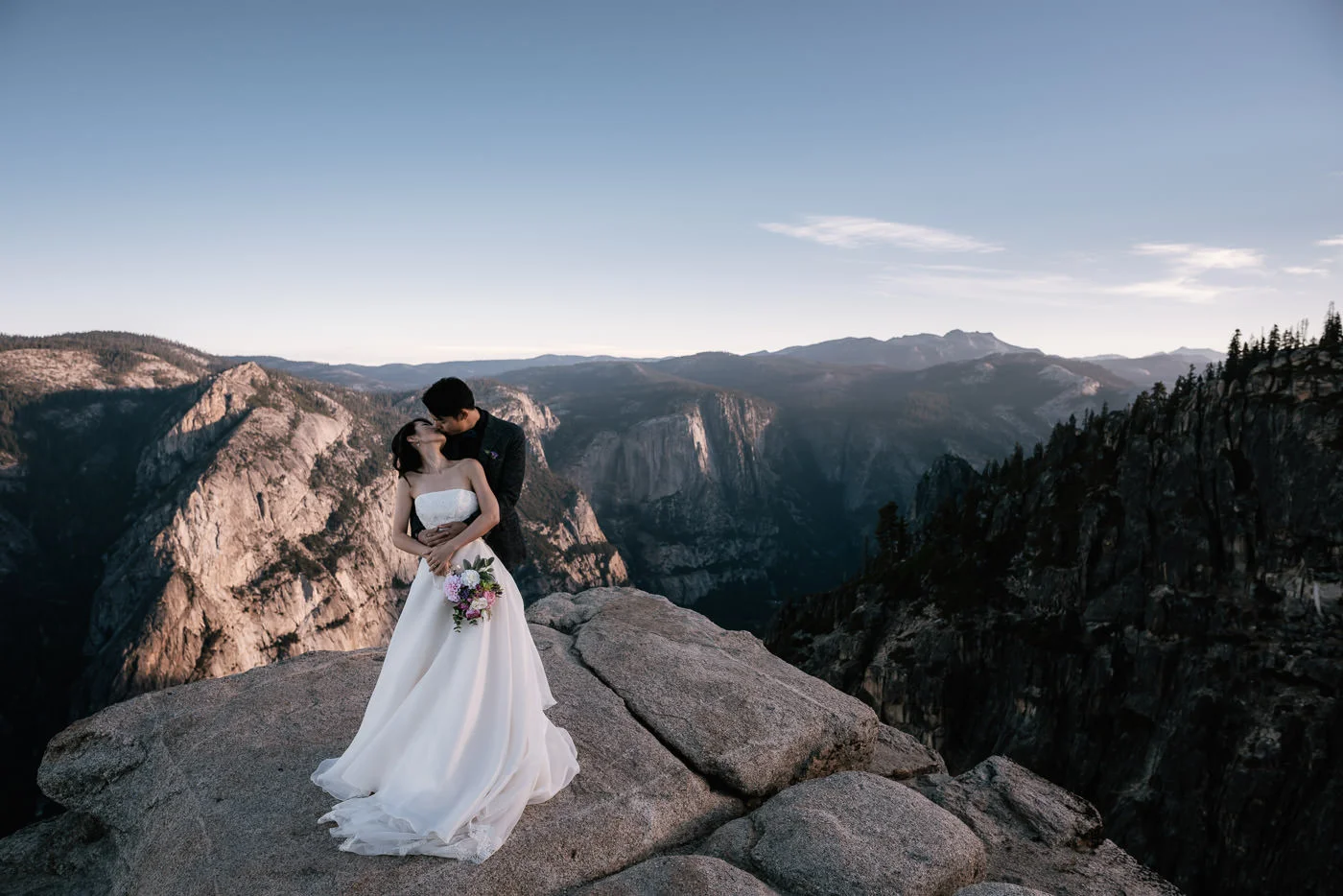 The scenic backdrop of the Sierra Nevada makes for the perfect destination for adventurous elopements.