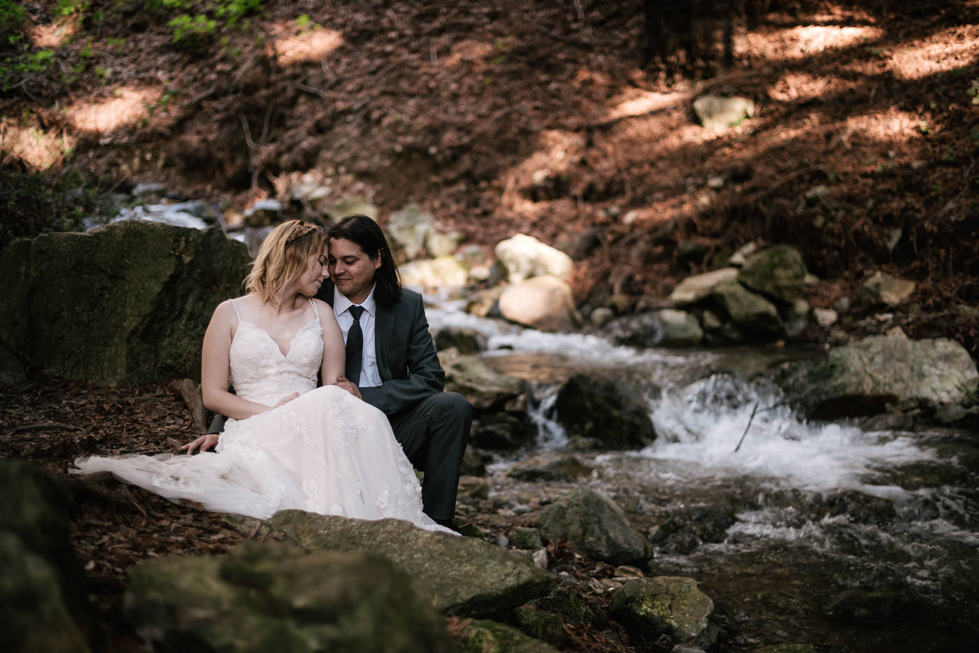 Romantic wedding photography outdoors.