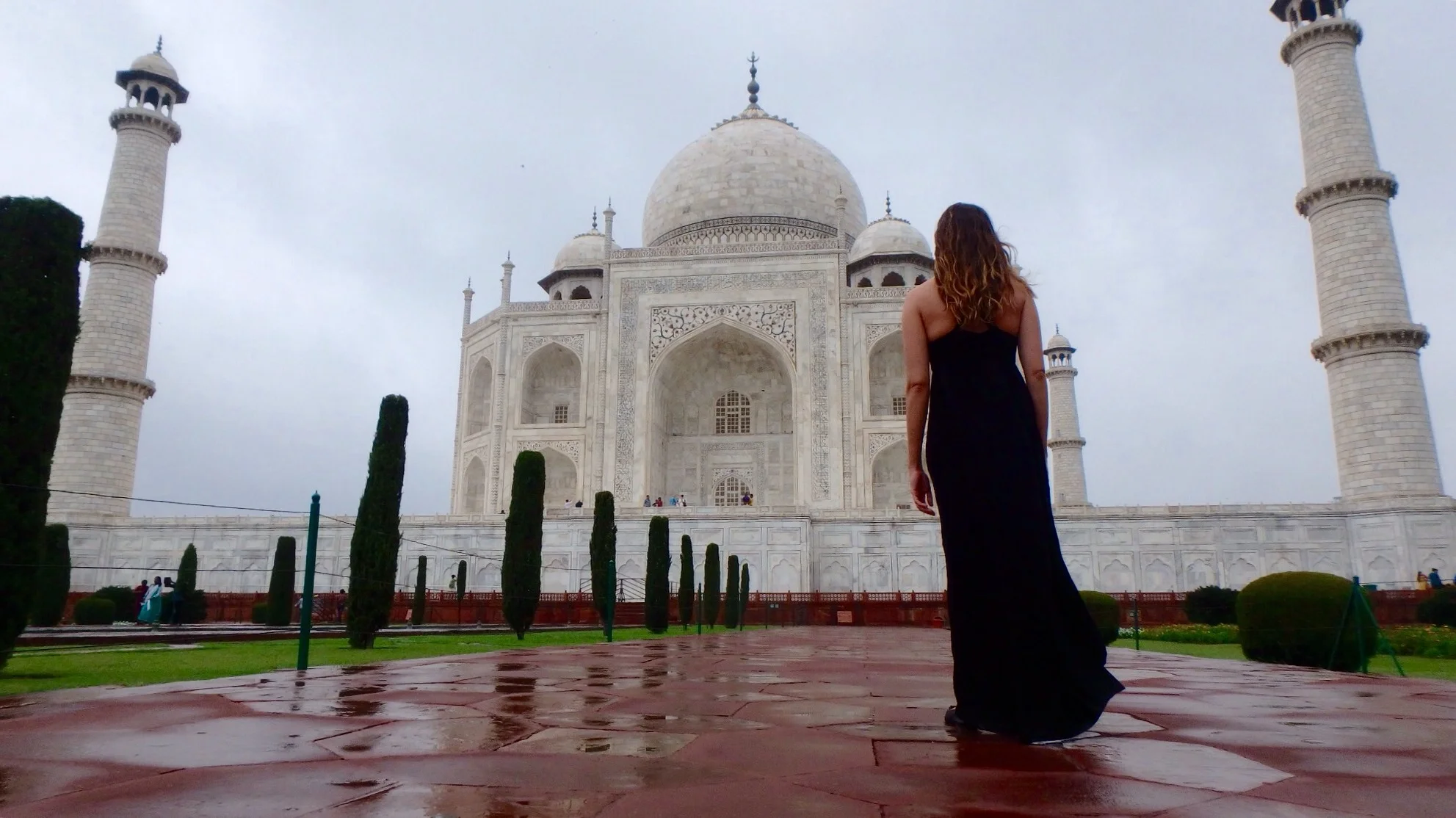 At the Taj in the early morning hours: overcast but lovely.