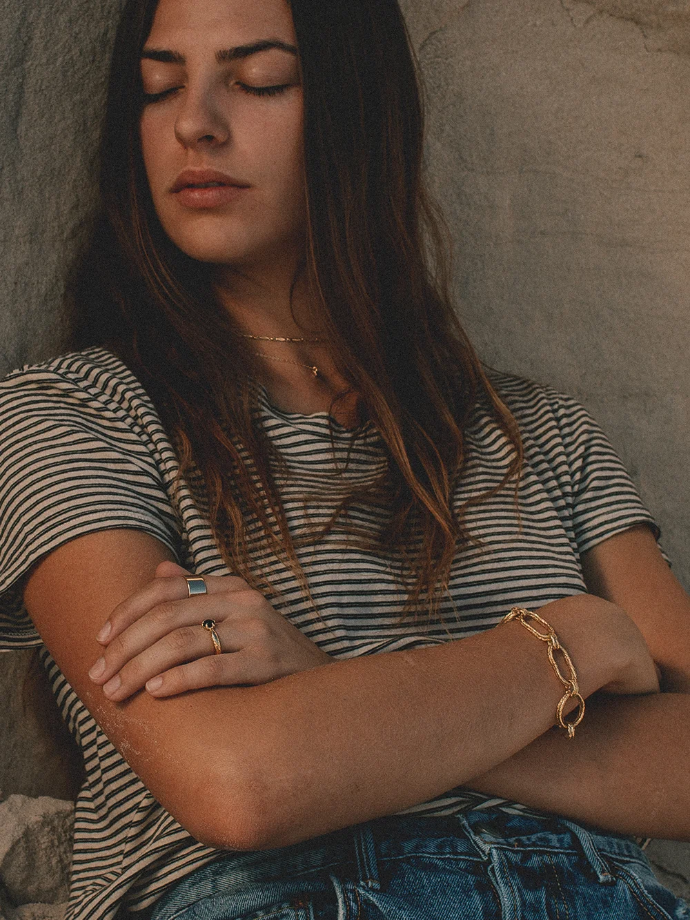 merewif-june-choker-wearing3.jpg