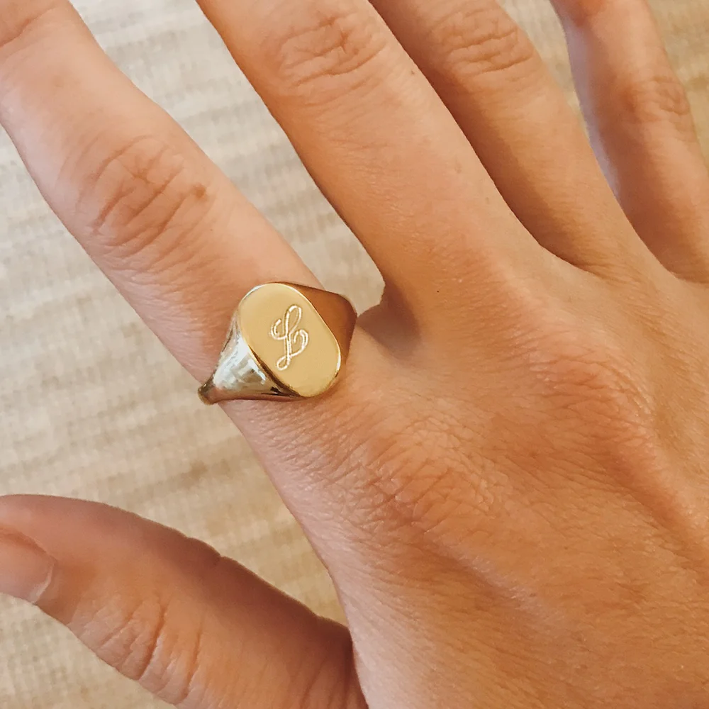 merewif-eliot-signet-ring-script.jpg