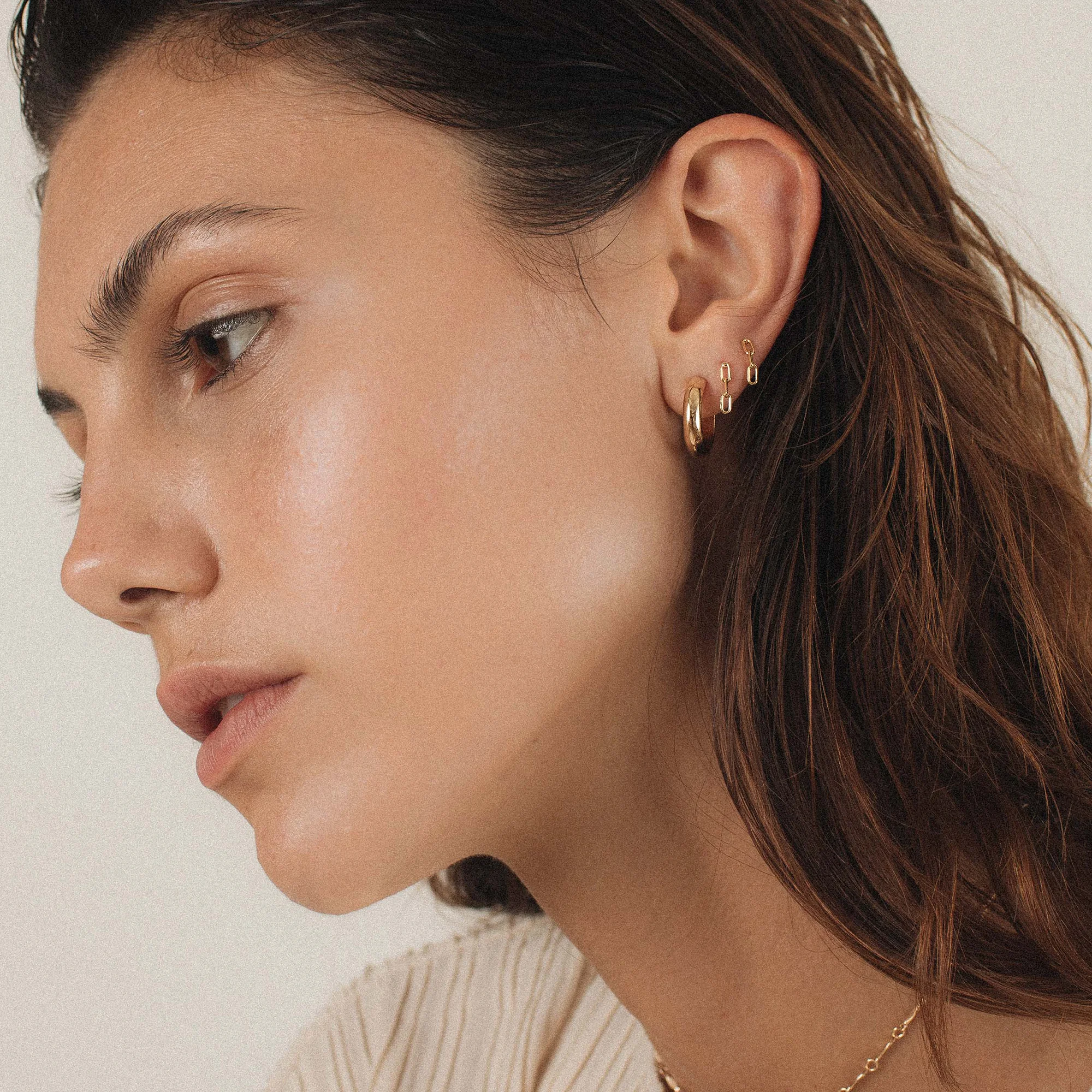 merewif-link-i-studs-wearing.jpg