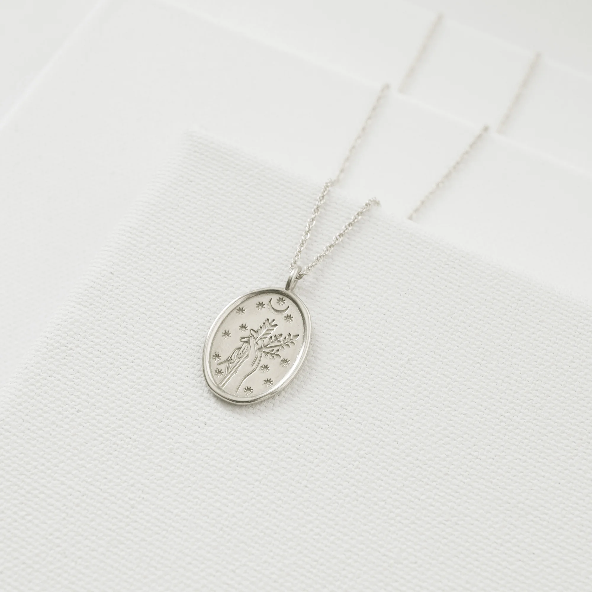 merewif-diana-necklace-silver.jpg