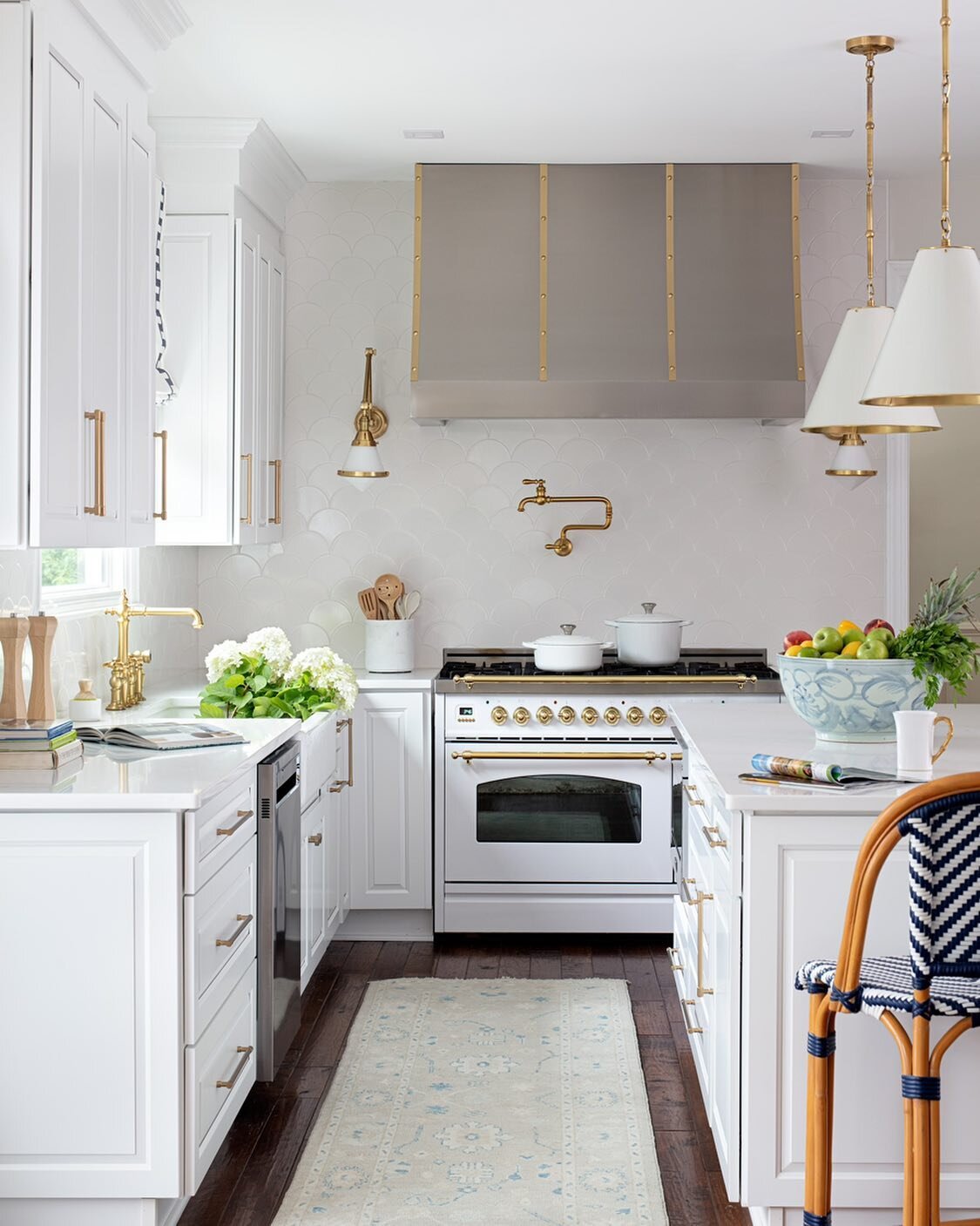 Let the cooking begin! ✨so excited to share a favorite project that we are VERY thankful for! 🦃🍂#lbwstudio #kitchendesign #thanksgiving 

📸 @gordongregoryphoto