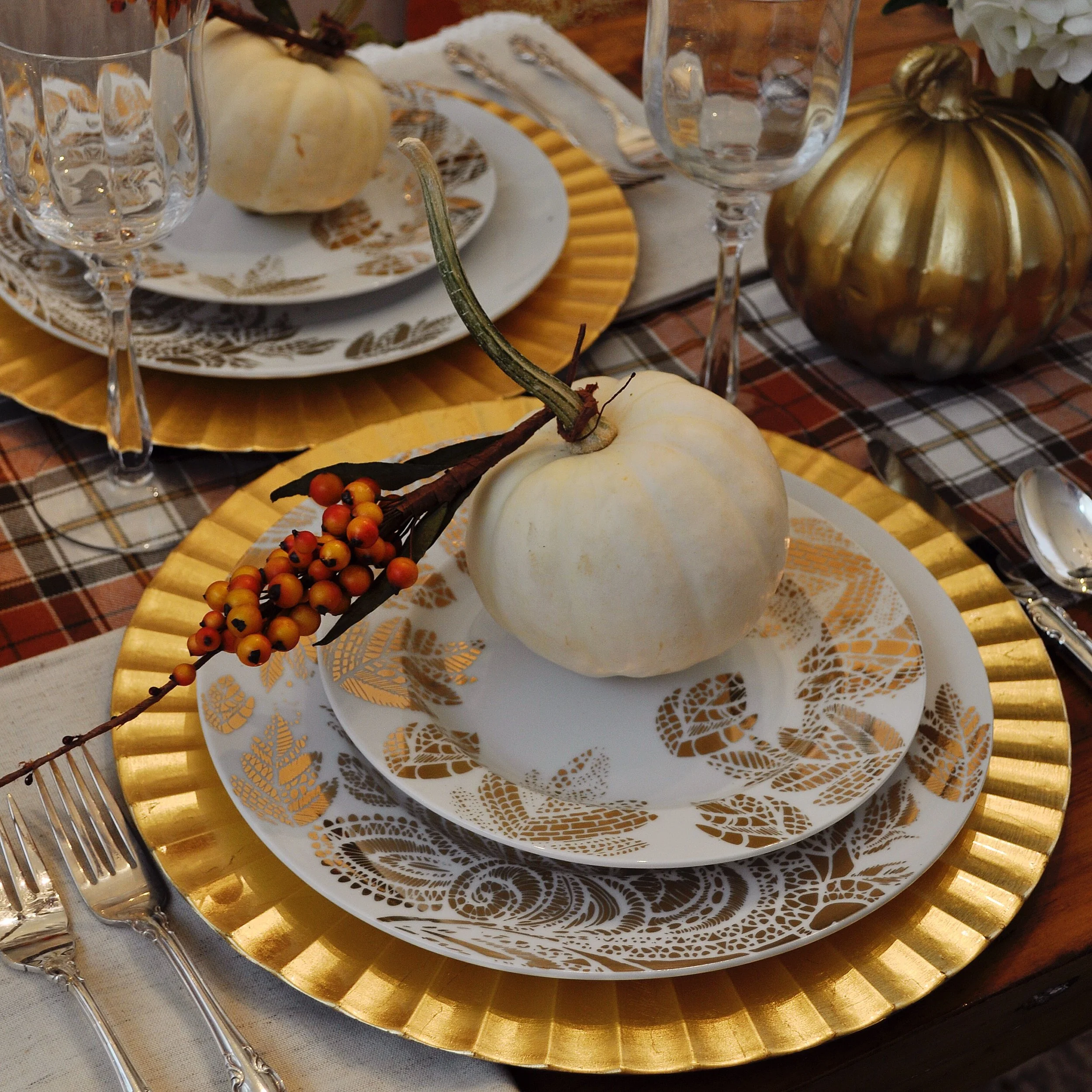 Beautiful gold leaves!!! I couldn't resist these gorgeous gold leaf plates at HomeGoods. Luckily they also carried the perfect gold chargers to compliment them.